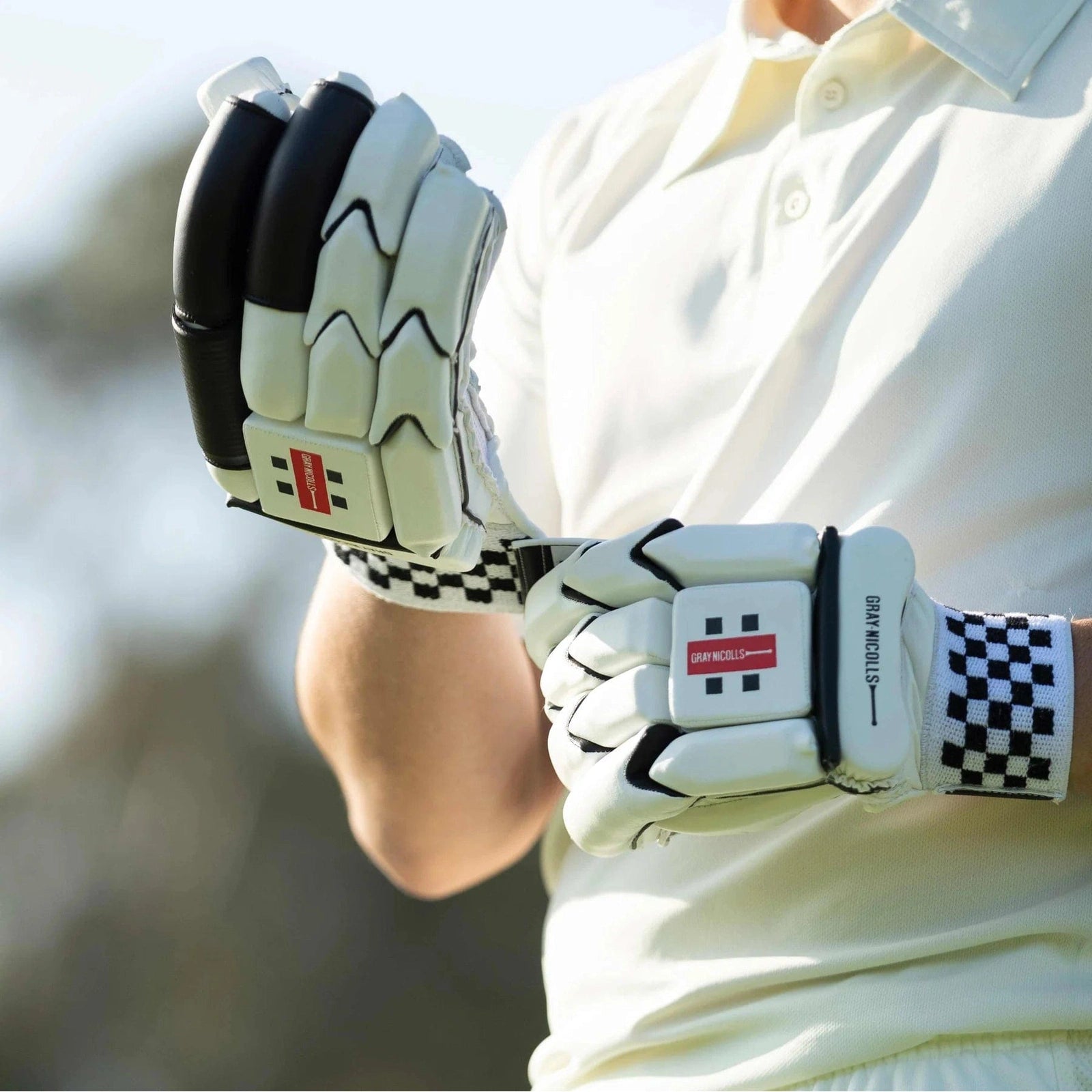 Gray Nicolls Nova Players Adult Batting Gloves - Cricket Sports Gear for Training & Matches - Perfect for Batting Practice & Fielding
