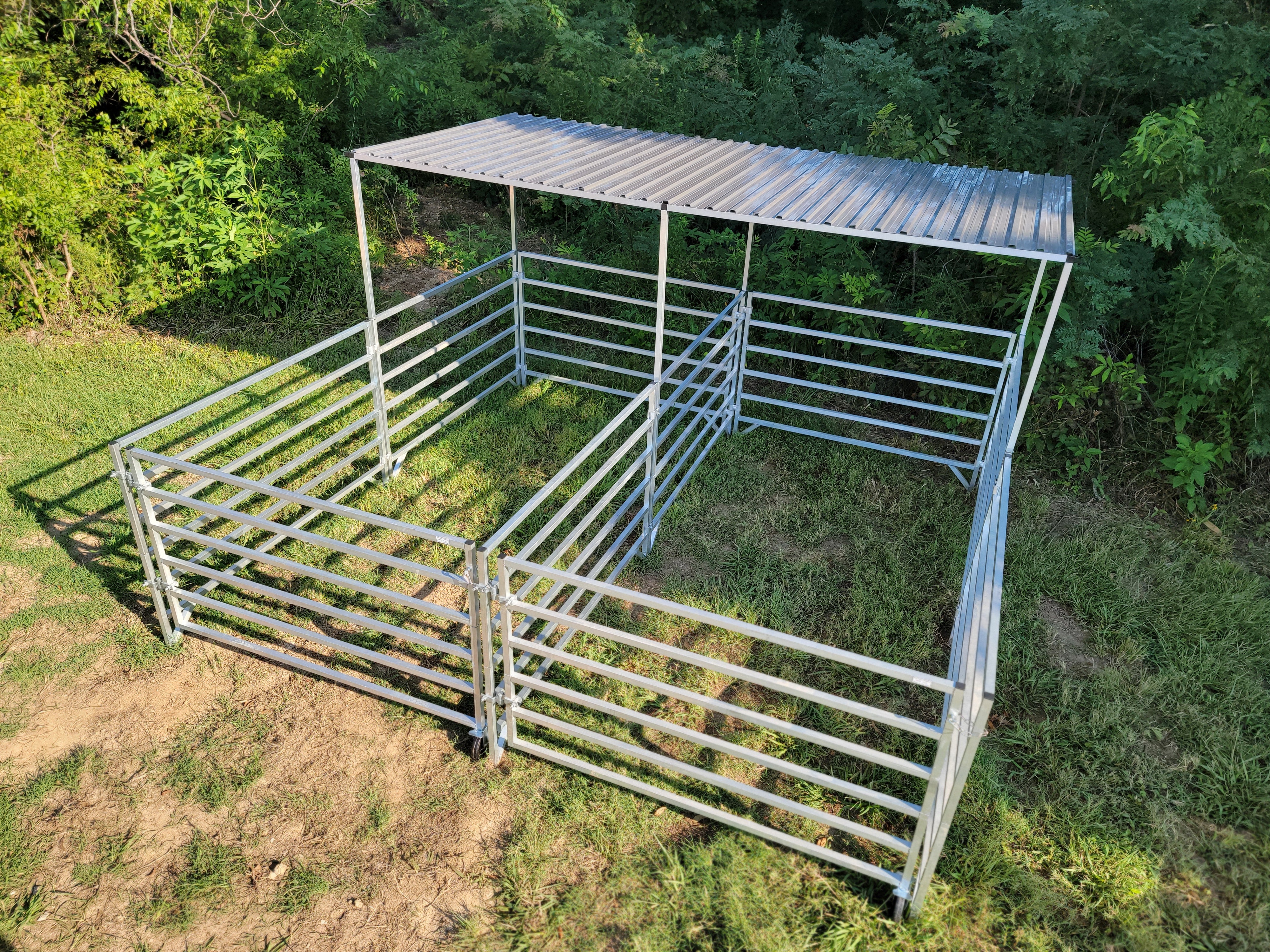 5 Ft X 10 Ft Aluminum 6-Rail Add-On Horse Stall Kit with Canopy (3 Panels, 1 Gate, 1 Canopy) - Durable Stable Fencing for Pastures, Barns & Equestrian Facilities