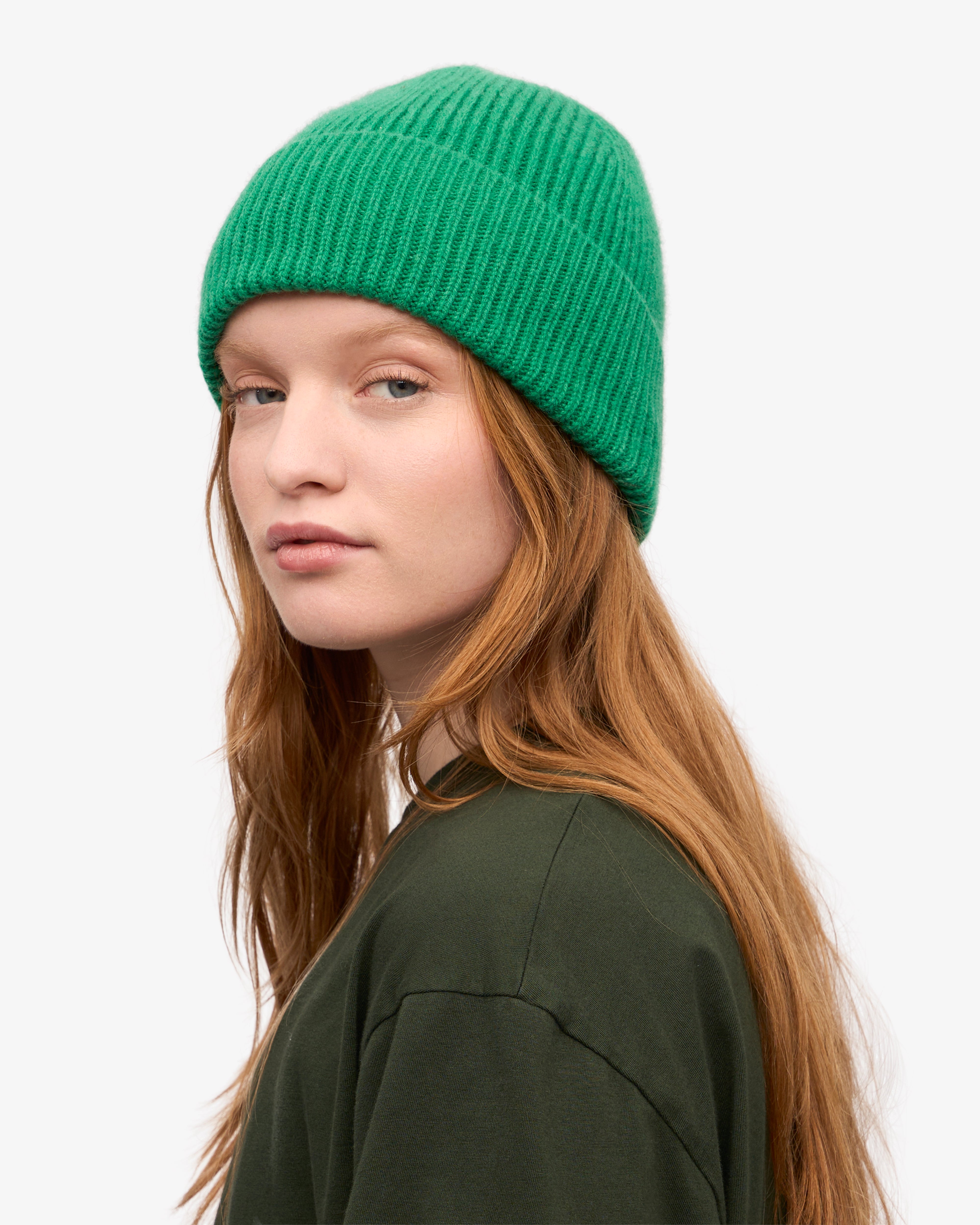 Premium Merino Wool Beanie for Men & Women - Soft Warm Winter Hat in Kelly Green - Perfect for Skiing, Hiking & Outdoor Activities
