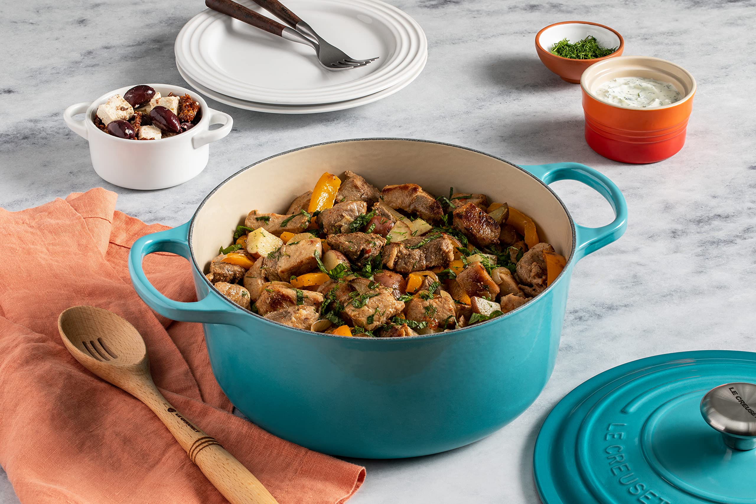 Le Creuset Signature Enameled Cast Iron Round Dutch Oven 4.5 Quart - Caribbean Blue | Perfect for Braising, Stewing & Baking Bread at Home