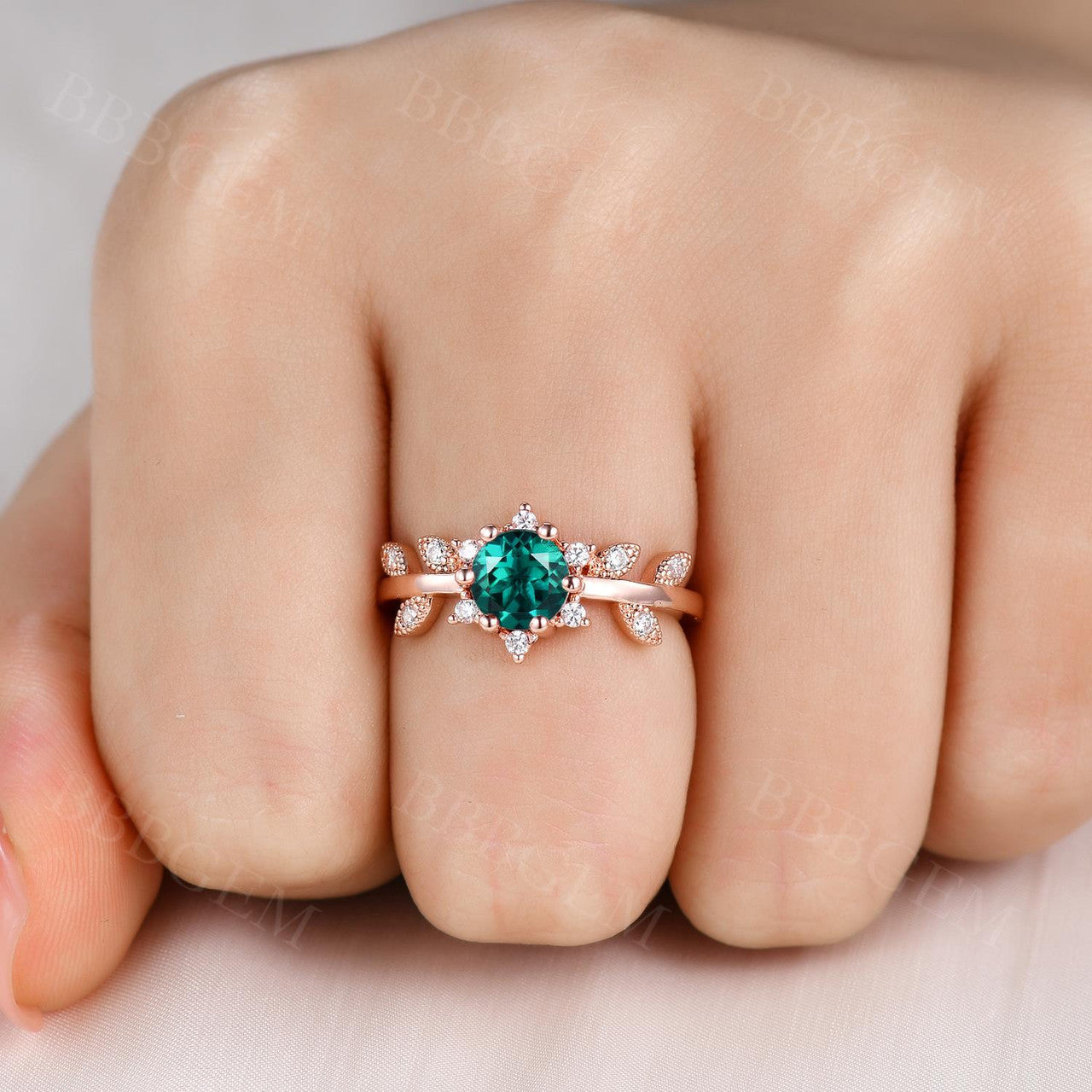 Emerald Leaf Engagement Ring for Women - 14K Gold Green Gemstone Wedding Band, Anniversary Gift for Her - Perfect for Proposals, Bridal Jewelry & Special Occasions