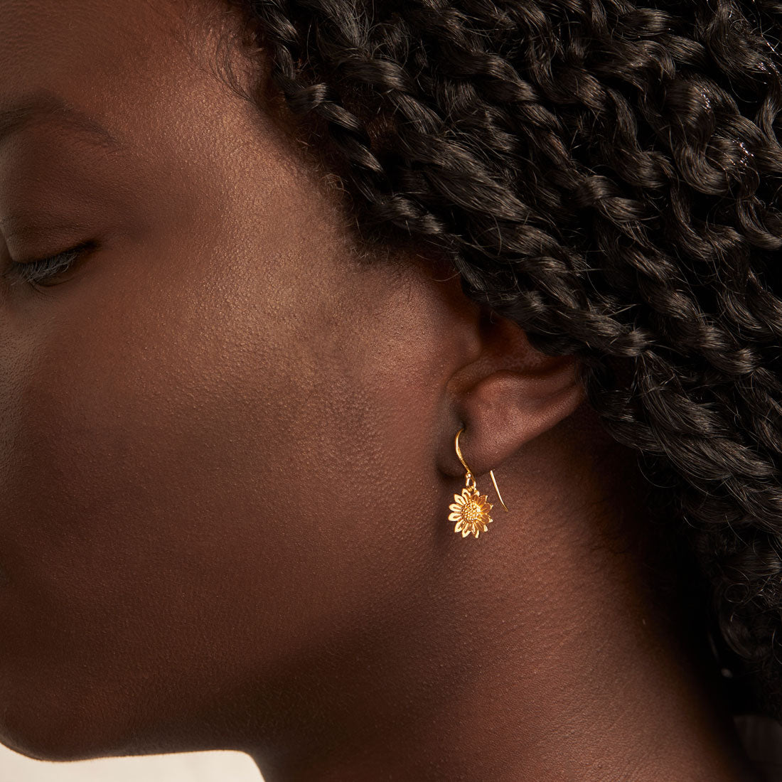 Sunflower Earrings for Women - 14K Gold Plated Dainty Floral Stud Earrings - Perfect for Everyday Wear, Gift Giving & Special Occasions