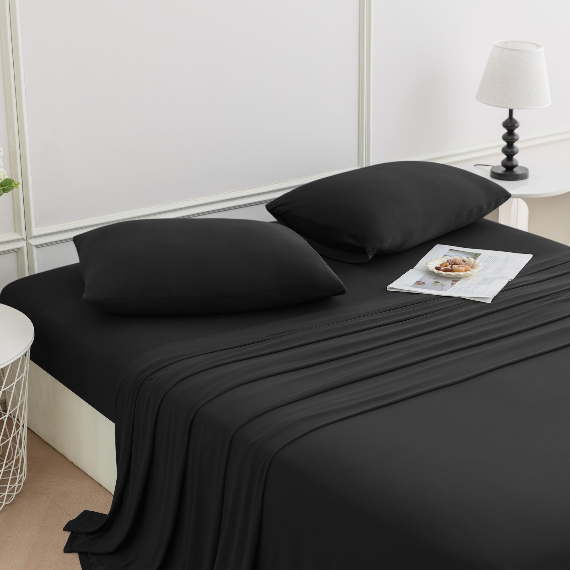 StretchSnug Queen Size Sheet Set - Deep Pocket Fitted Sheets with Corner Straps, Non-Slip Stay-on Design - 4 Piece Bedding Set in Black - Perfect for Adjustable Beds, Memory Foam Mattresses & Guest Rooms