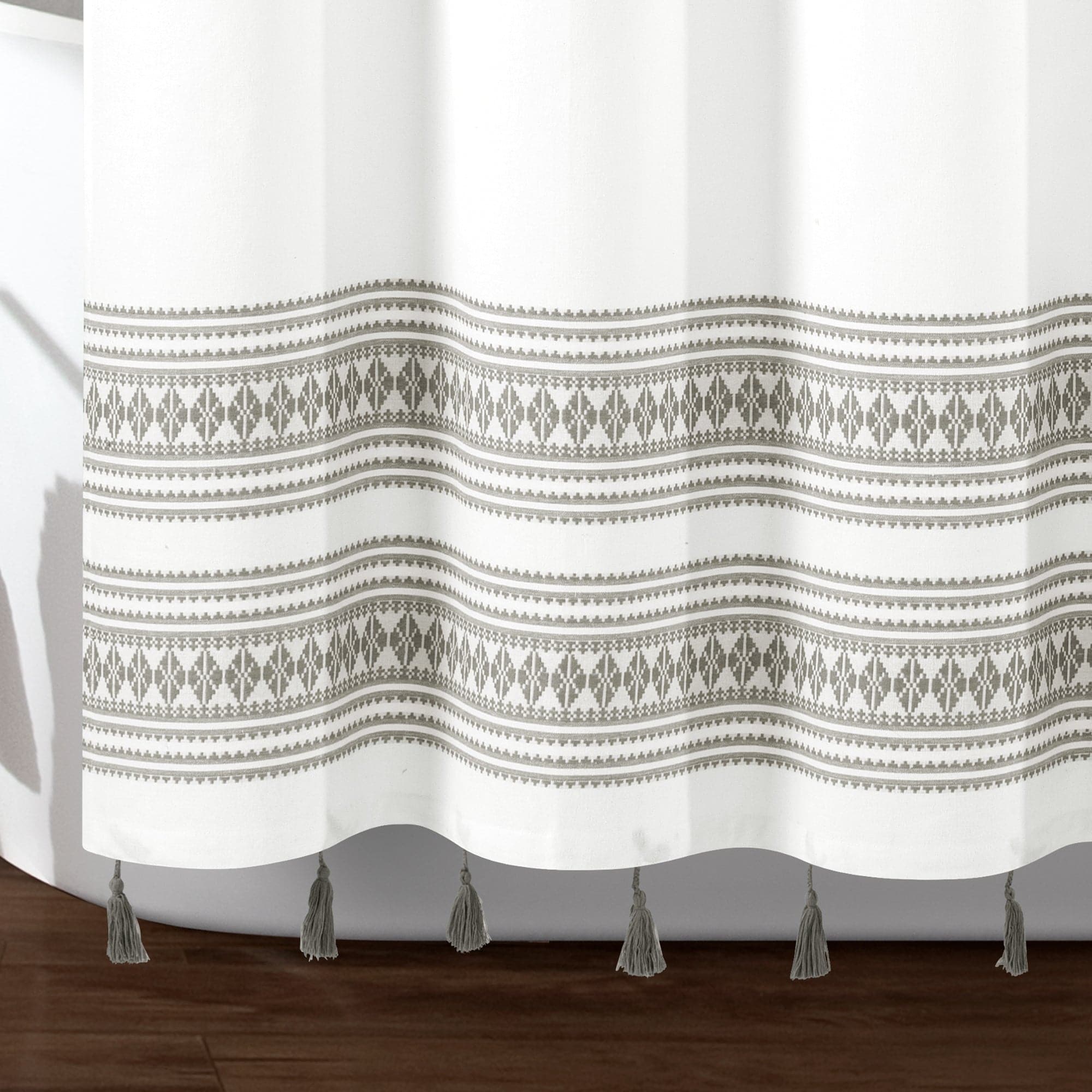 Eco-Friendly Breezy Chic Tassel Jacquard Shower Curtain - 100% Recycled Cotton Bathroom Decor for Modern & Bohemian Style Homes