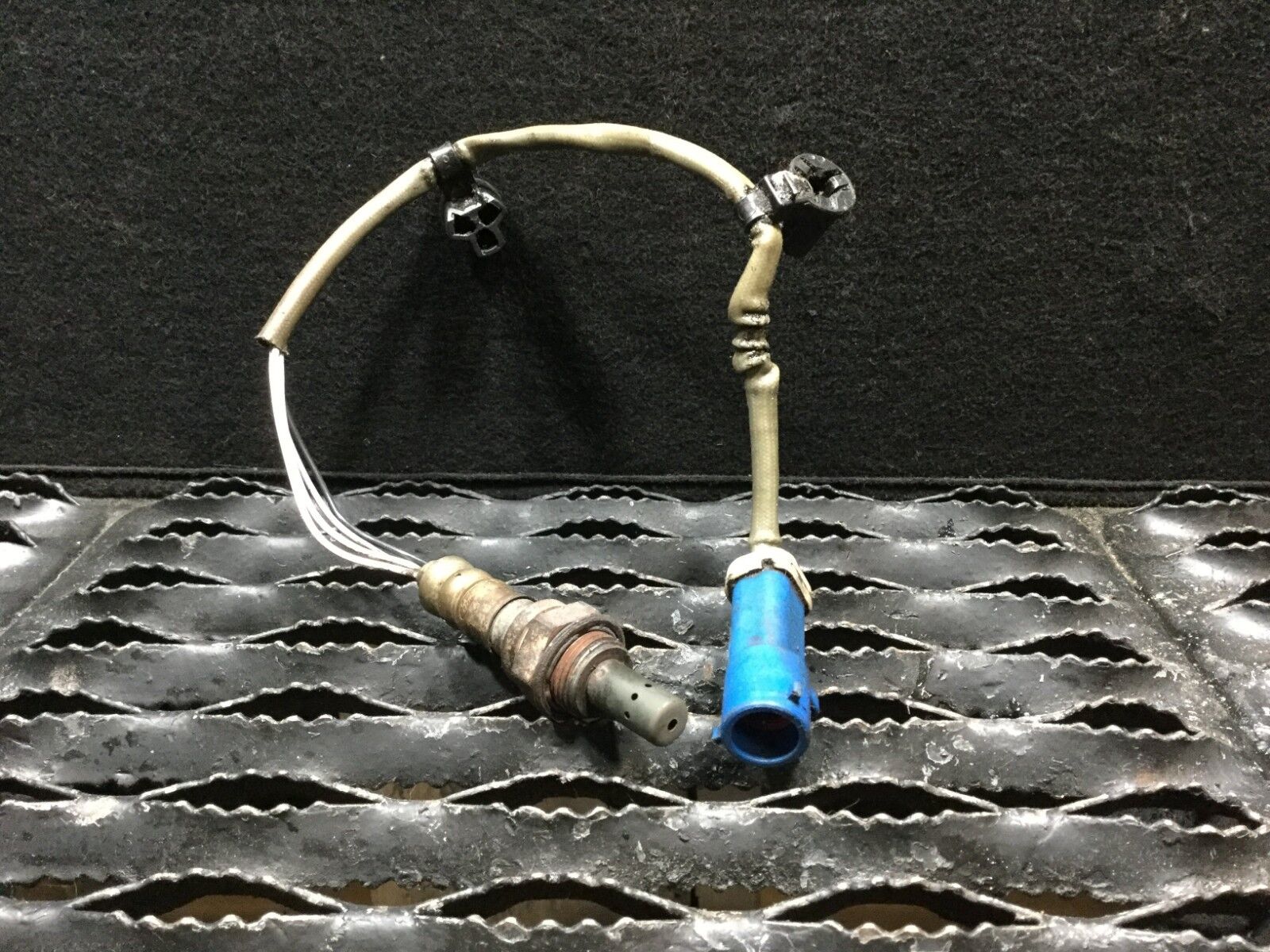 Ford Escape 3.0L Oxygen Sensor O2 OEM Replacement (2001-2007) - Compatible with 01 02 03 04 05 06 07 Models - Perfect for Engine Performance & Emissions Control