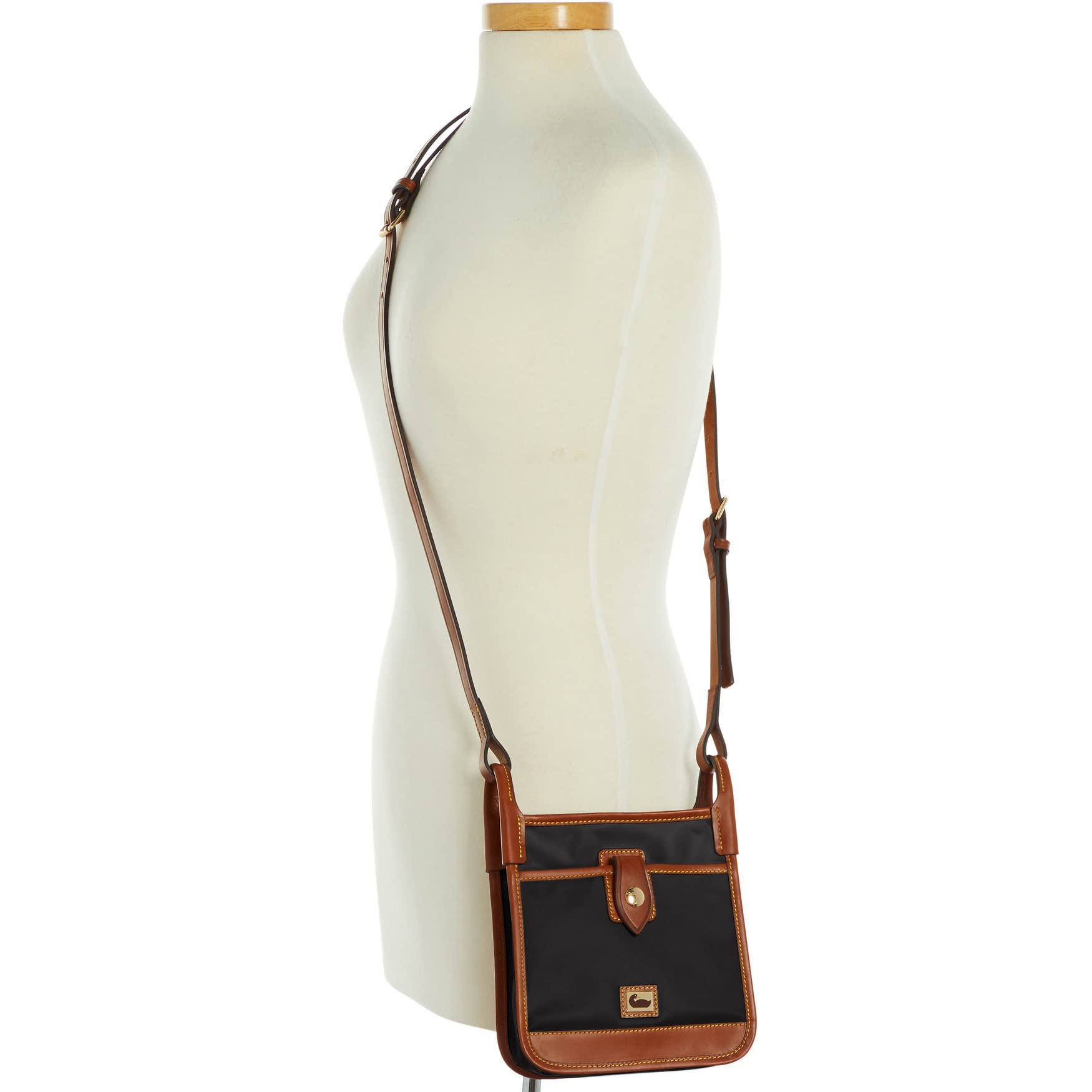 Dooney & Bourke Women's Letter Carrier Crossbody Handbag - Stylish Leather Shoulder Bag for Everyday Use, Work & Travel