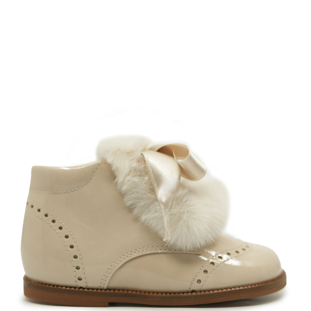Beberlis Pale Pink Fur Wingtip Baby Booties - Soft & Warm Winter Booties for Newborns & Toddlers - Perfect for Cold Weather, Photo Shoots & Special Occasions