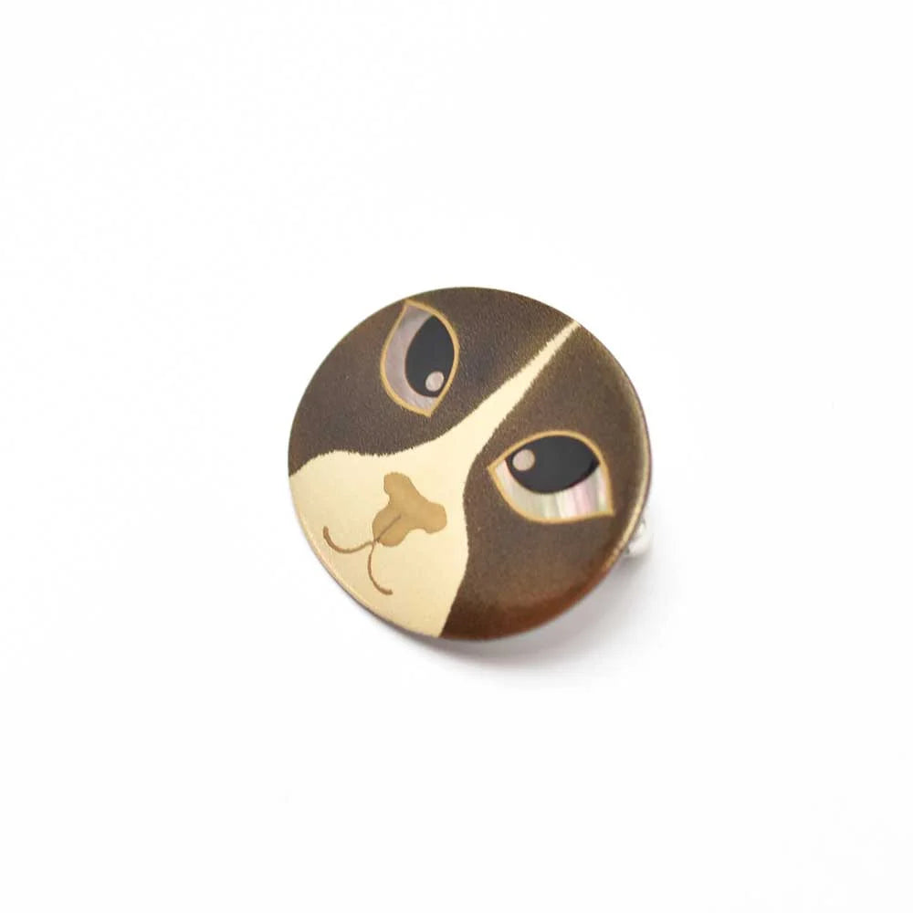 Exquisite Maki-e Urushi Lacquer Brooch with Black Lip Oyster Pearl Shell - Handcrafted Japanese Cat Jewelry for Women | Perfect for Formal Occasions, Gift Giving & Traditional Outfits