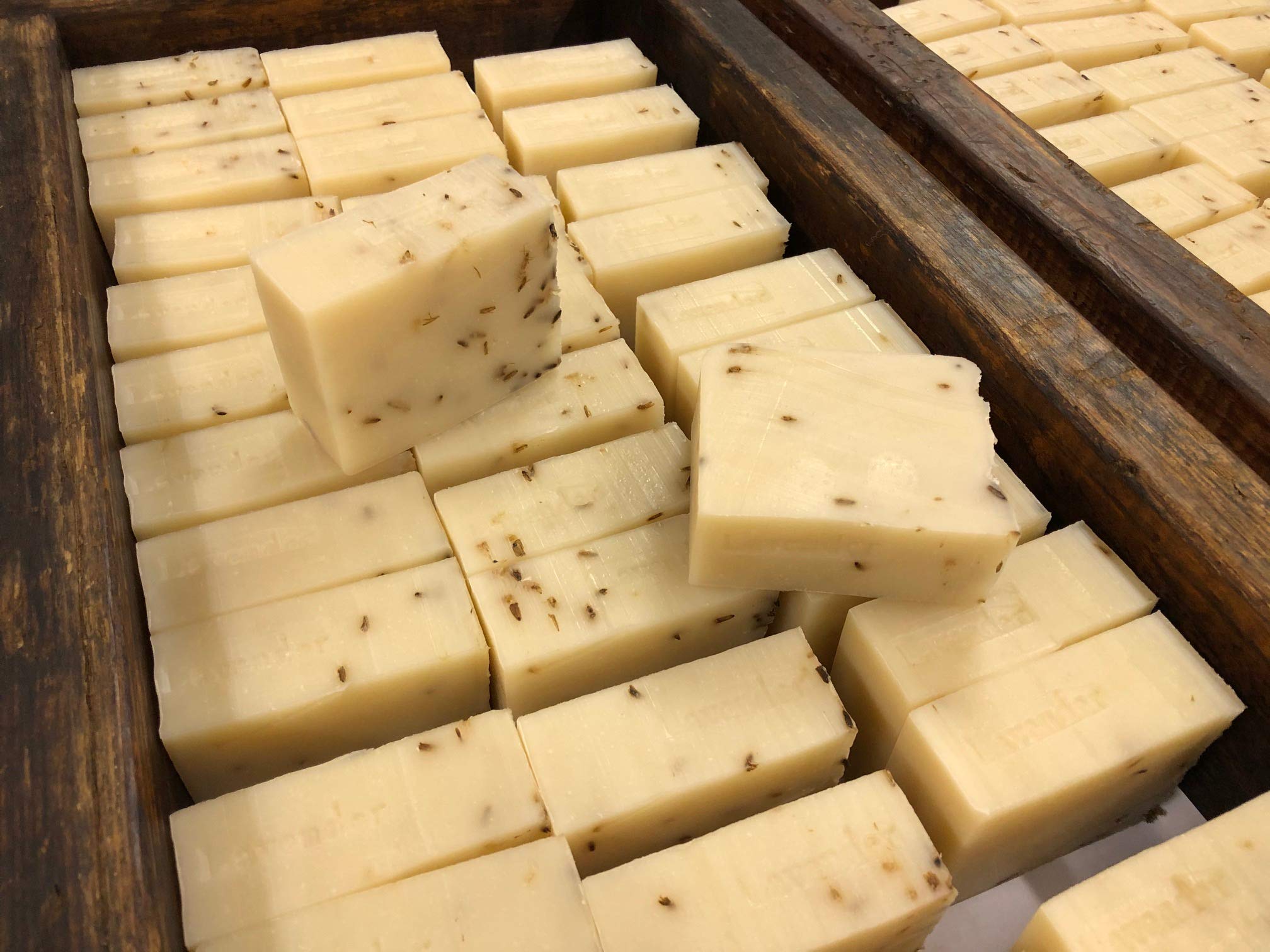 Organic Lavender Soap Bar for Dry & Sensitive Skin - Handmade Natural Soap with Essential Oils - Perfect for Relaxation, Bath & Gift