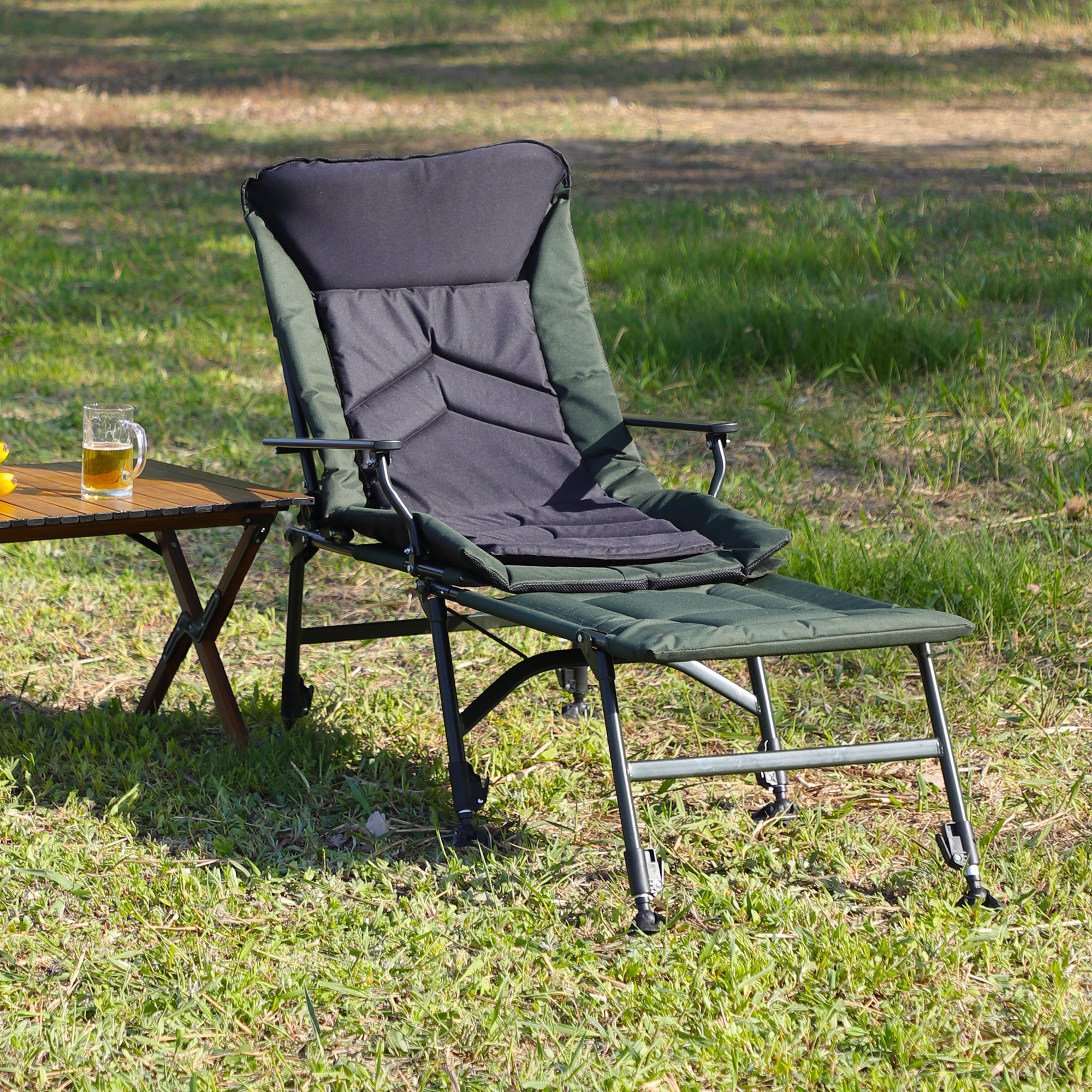 Portable Folding Reclining Camping Chair with Detachable Footrest & Adjustable Backrest - Lightweight Outdoor Lounge Chair for Camping, Beach, Hiking, Fishing (Green & Black) - Perfect for Backyard Relaxation, Picnics and Tailgating