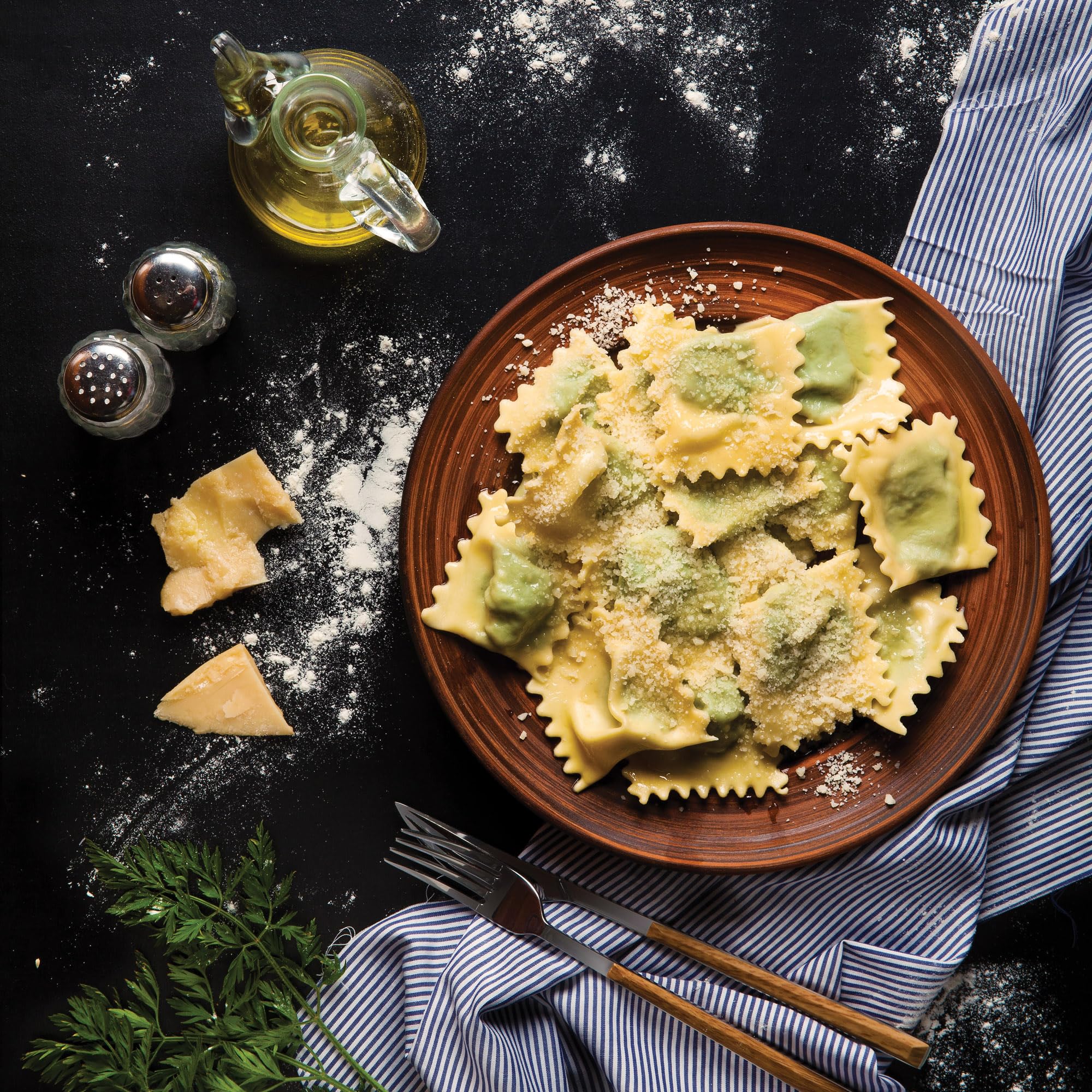 Fantes Jumbo Ravioli Maker - Authentic Italian Pasta Tool for 10 Large Raviolis | Handmade Pasta Dough Press | Perfect for Homemade Italian Meals & Family Dinners | Since 1906