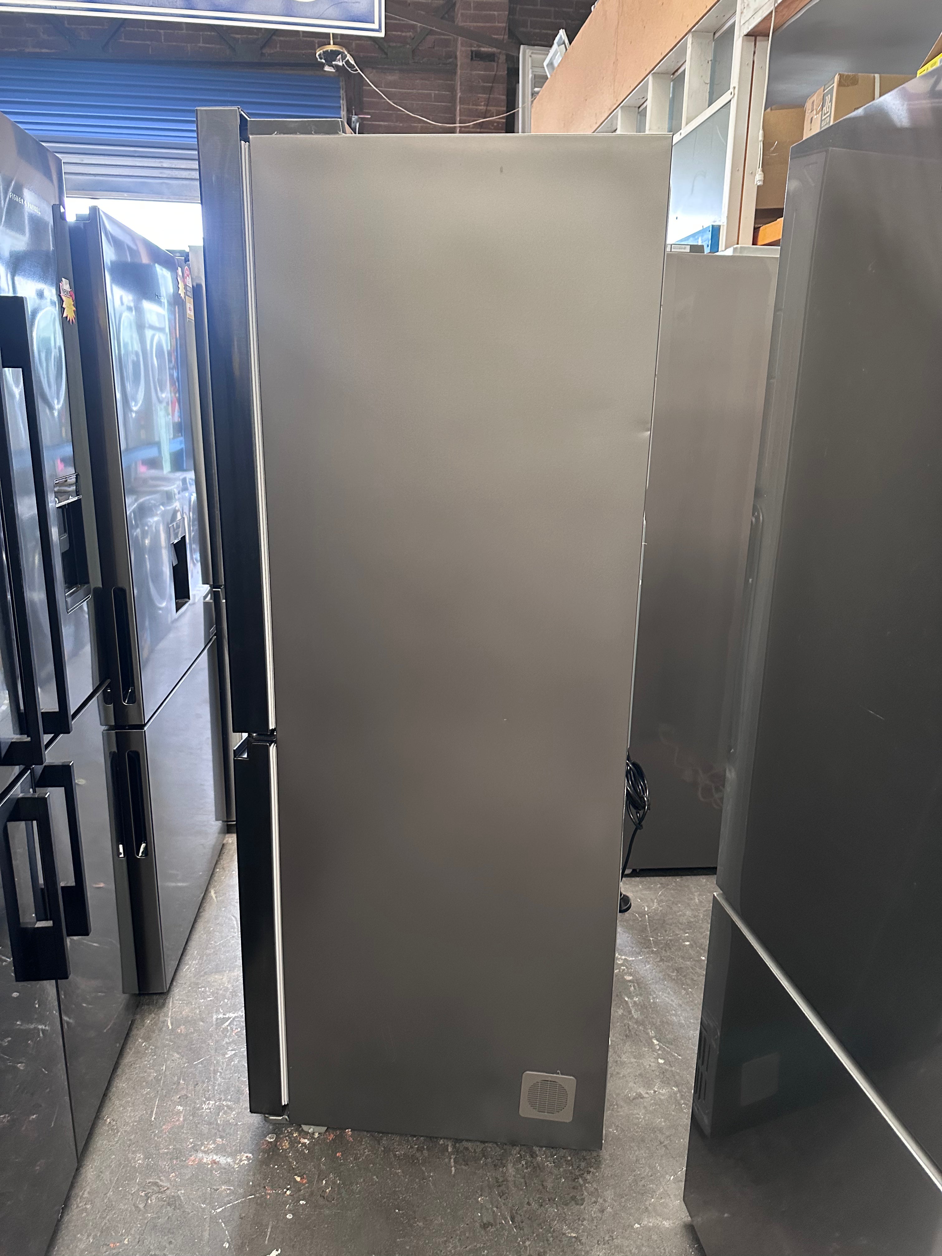 Fisher & Paykel RF605QNUVB1 538L Black Stainless Steel French Door Refrigerator - Factory Second | Perfect for Modern Kitchens & Open-Plan Living Spaces