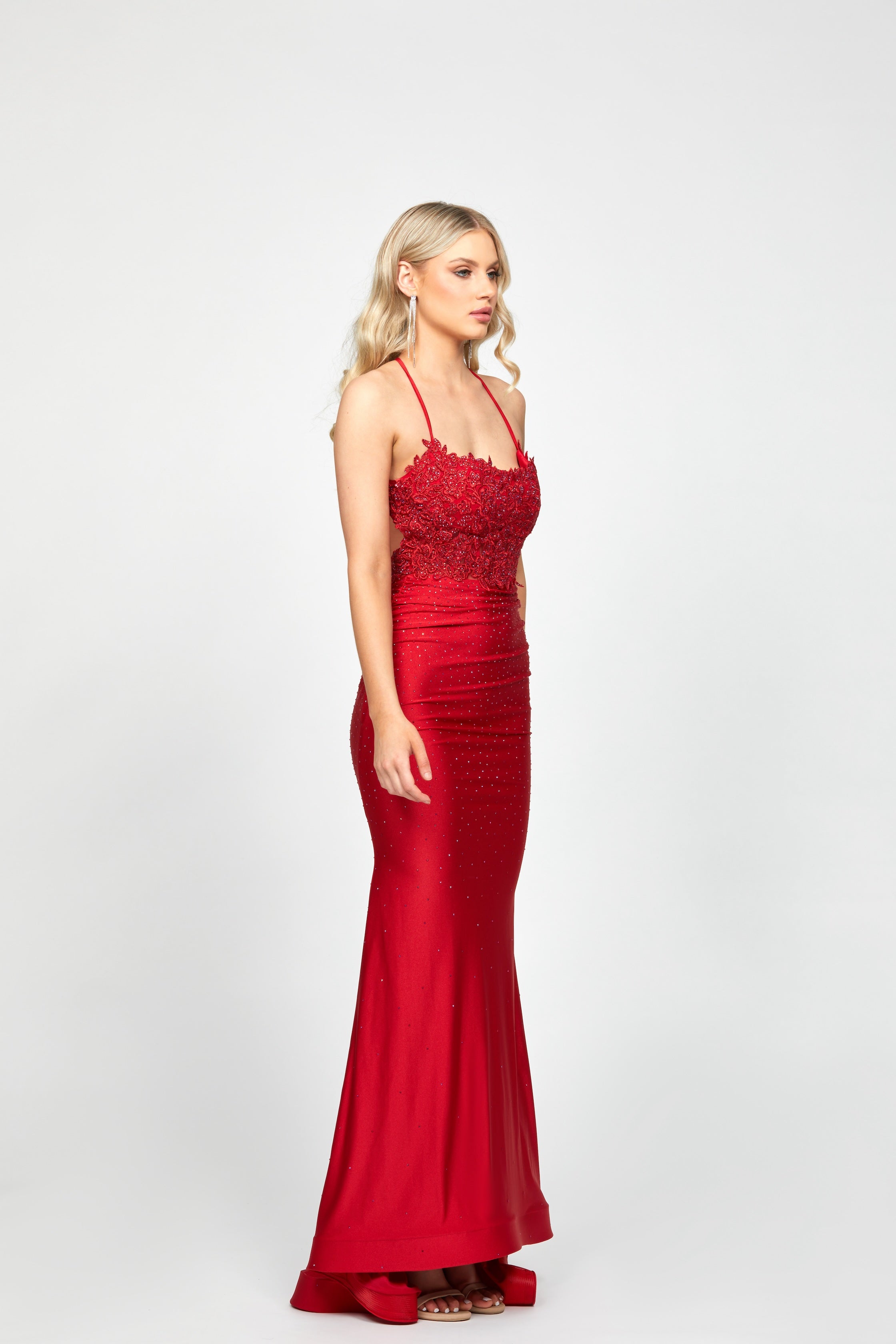 Alamaya Elegant Scoop Neck Long Gown - Flowy Red Evening Dress for Women | Perfect for Prom, Wedding Guest, and Formal Events