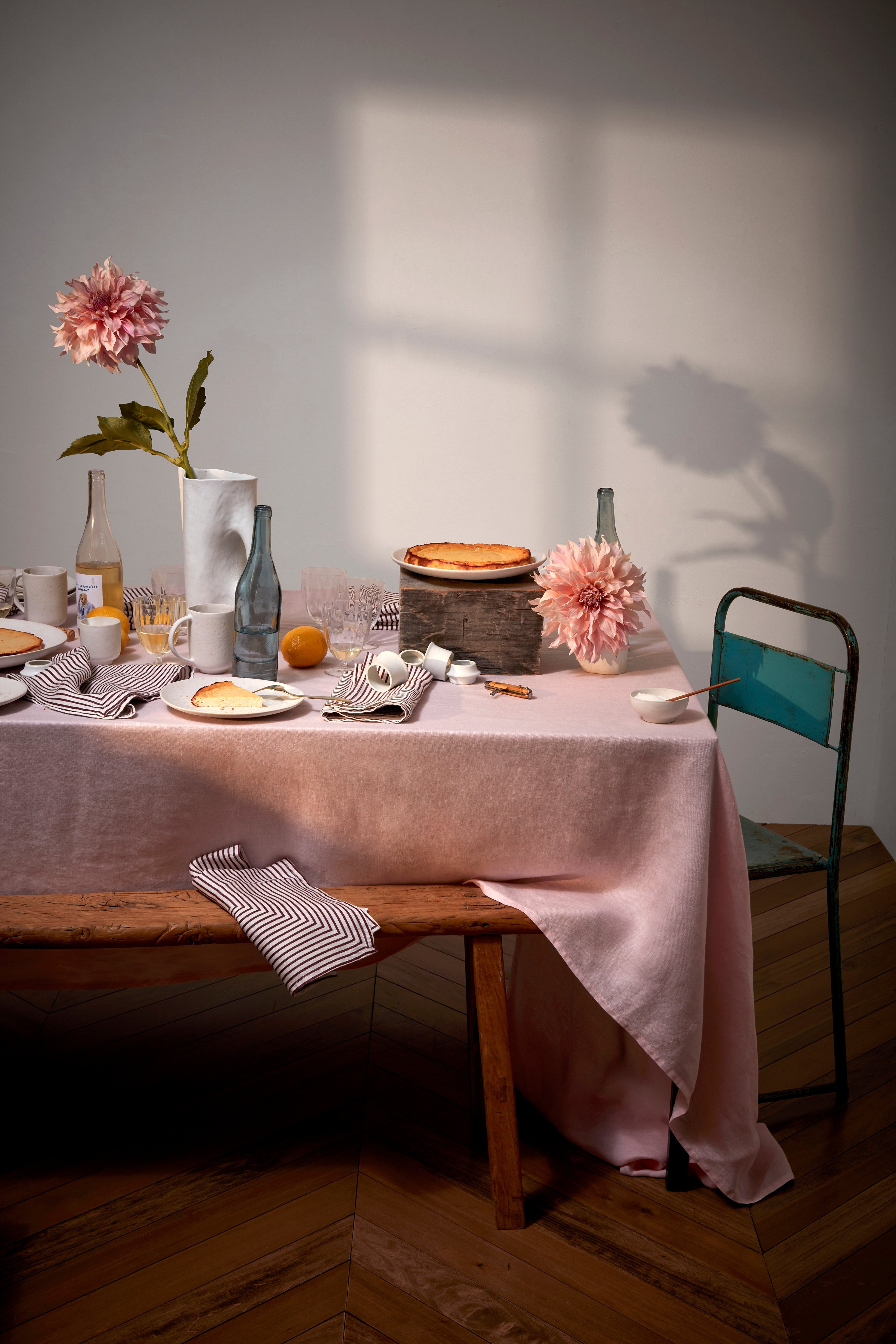 Premium Pink Linen Sateen Tablecloth - Elegant Dining Table Cover for Weddings, Parties & Home Decor - Wrinkle & Stain Resistant Fabric