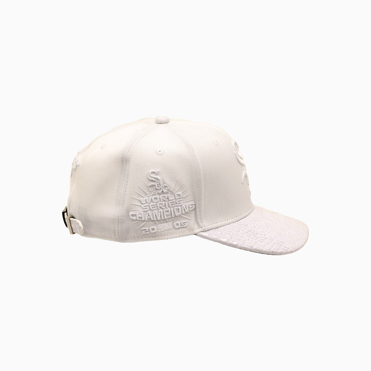 Chicago White Sox Baseball Cap with Genuine Leather Visor - Official MLB Licensed Hat for Men & Women - Perfect for Games, Tailgating & Everyday Wear