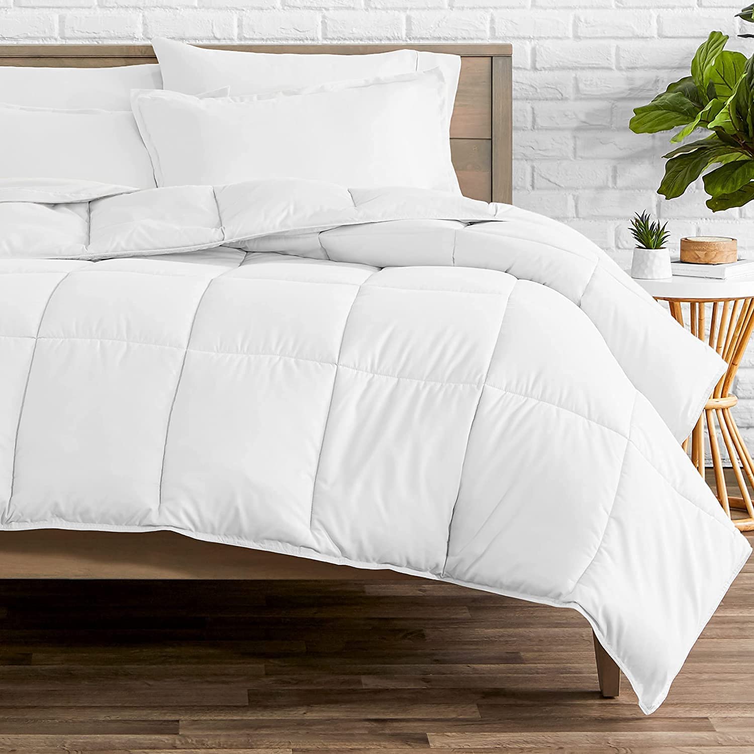 500 Thread Count 11-Piece Queen Bed in a Bag Comforter Set - White Ruffled Bedspread with 30