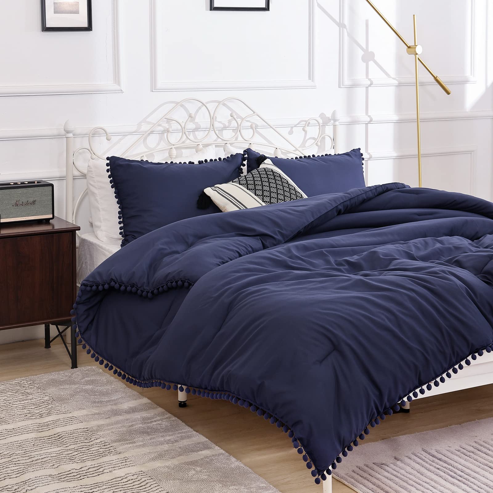 YIRDDEO Navy Blue Queen Size 3-Piece Comforter Set with Ball Pom Fringe - Boho Aesthetic Luxury Bedding, Ultra Soft Microfiber, Vintage Design (1 Comforter + 2 Pillowcases) for Cozy Bedroom Decor & Guest Room Styling