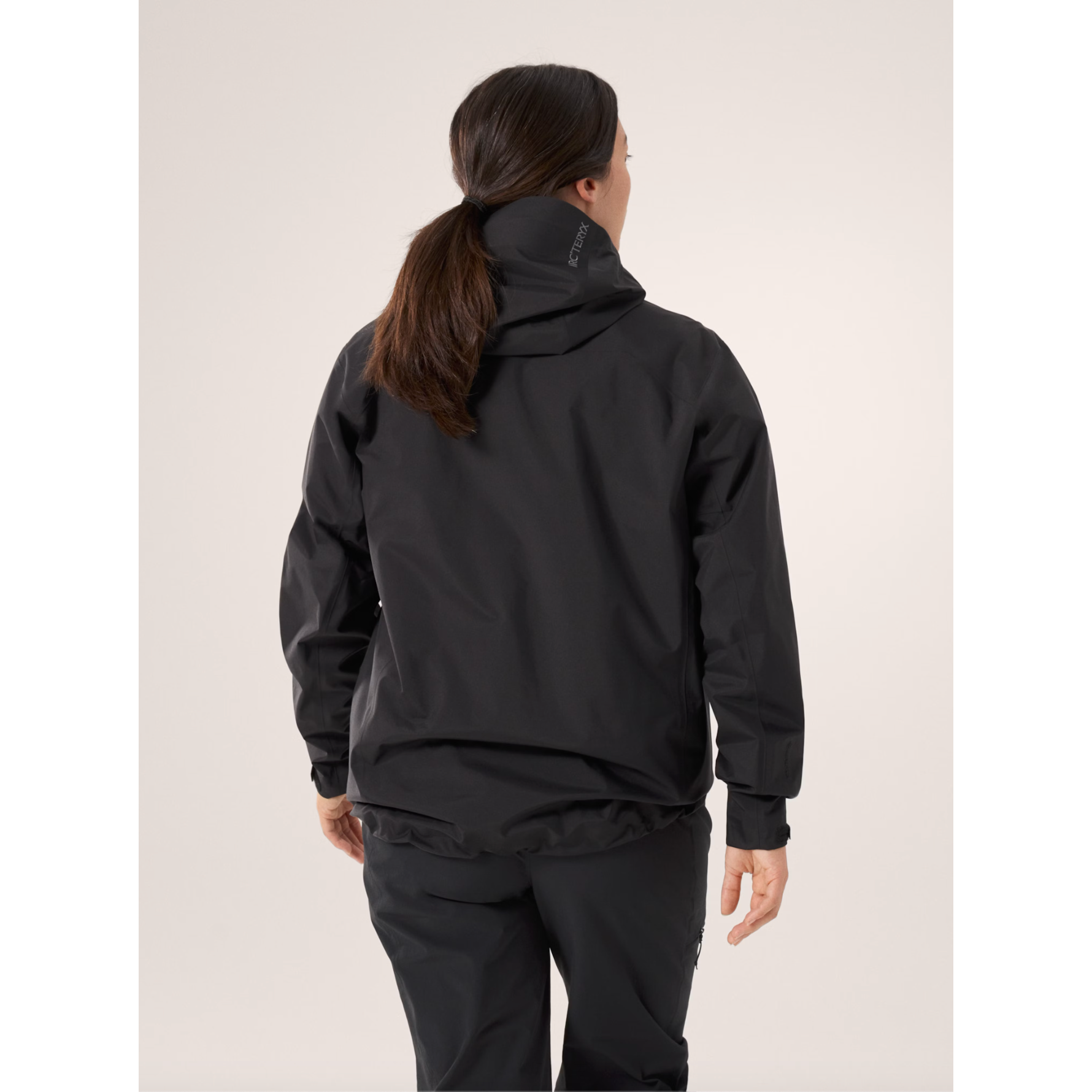 Arc'teryx Women's Beta Jacket - Waterproof & Breathable Hardshell Rain Jacket for Hiking, Skiing & Outdoor Adventures