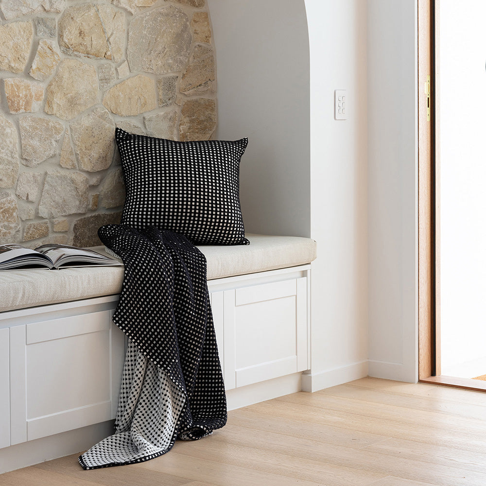 Dora Black Throw Blanket - Soft Cozy Fleece Plush Throw for Couch, Bed, Sofa - Perfect for Home Decor, Gifts, and Winter Warmth