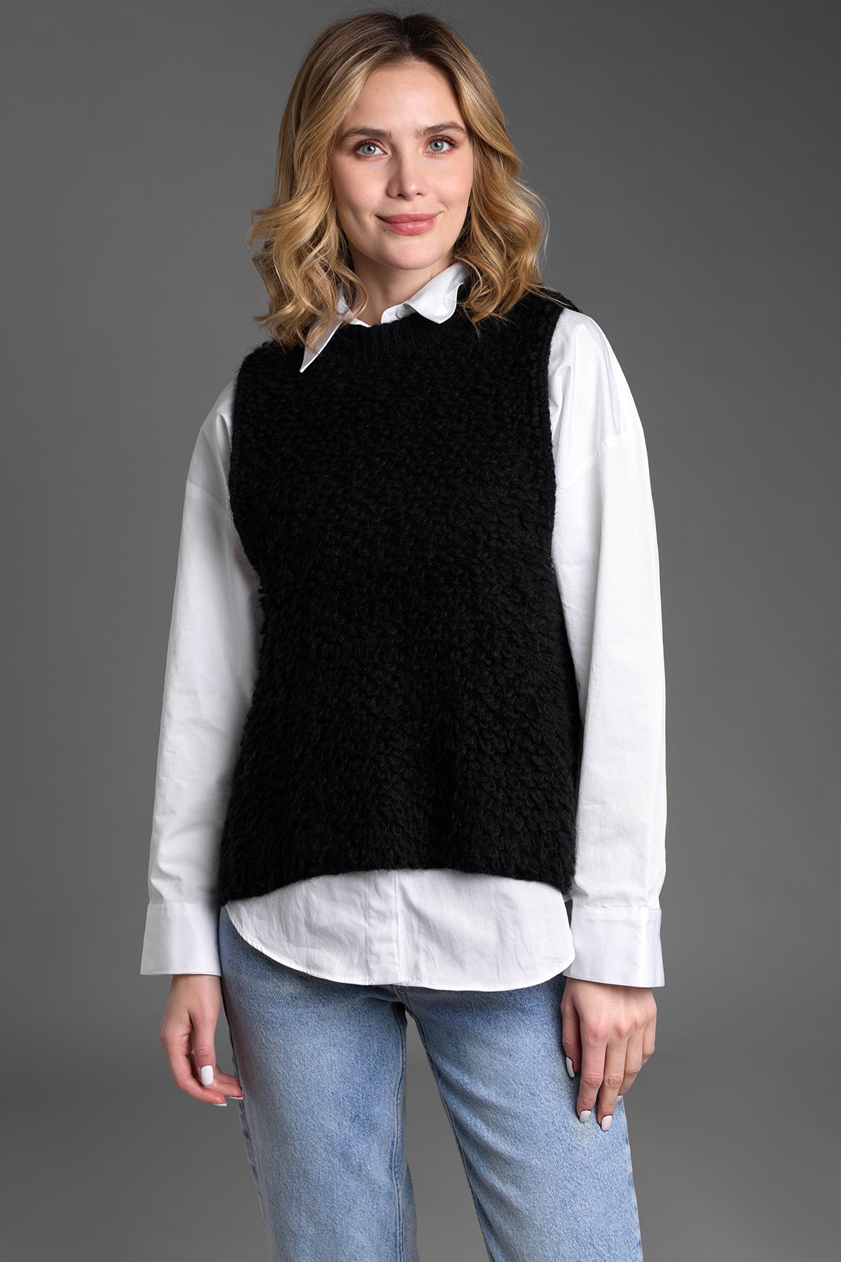 Women's Chunky Knit Sweater Vest - Cozy Cable Knit Sleeveless Pullover for Fall & Winter - Perfect for Layering, Office Wear, and Casual Outfits