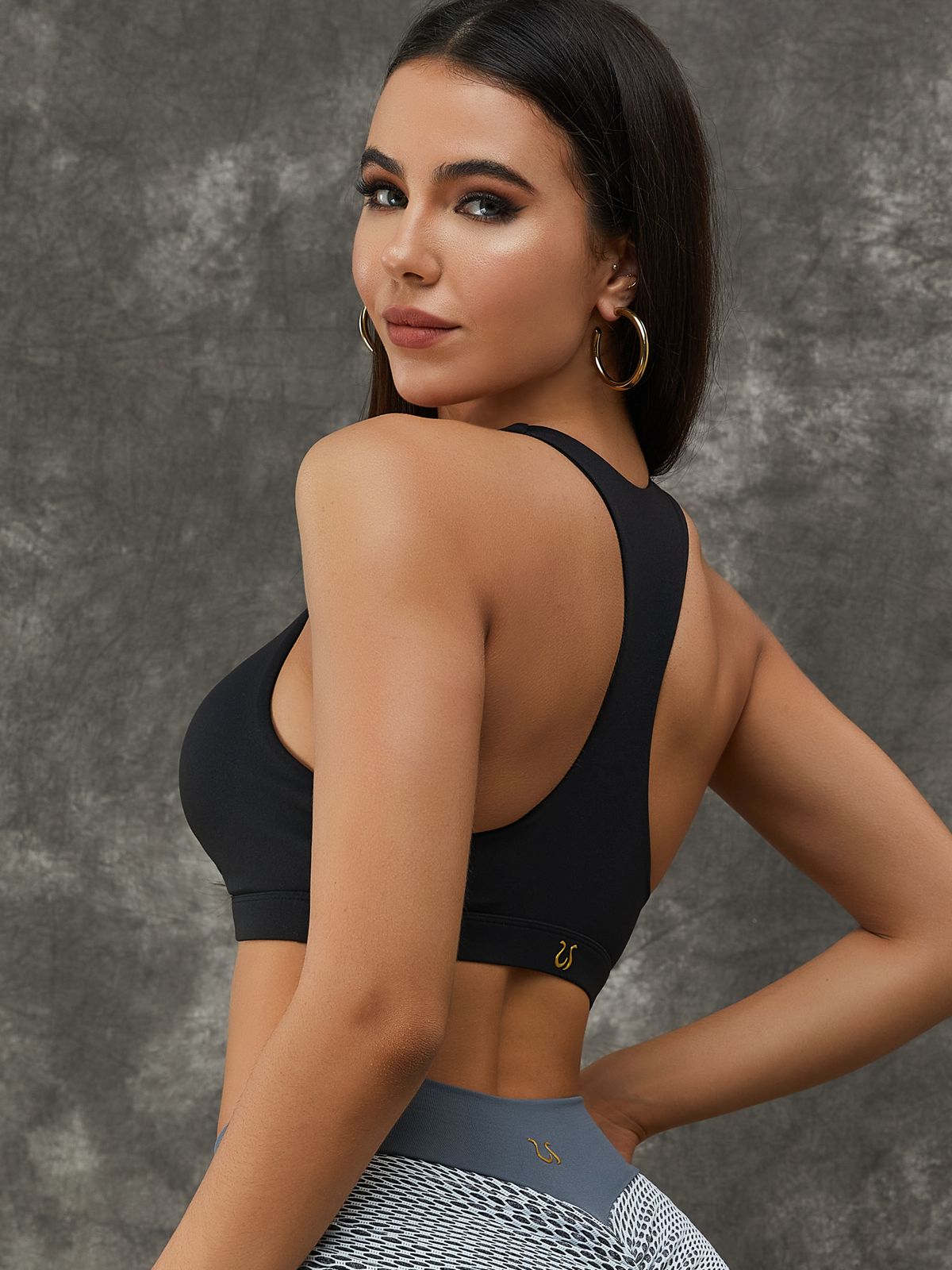 ZASUWA Women's Breathable Hollow Out Sports Bra - Comfortable Workout Top for Yoga, Running & Gym