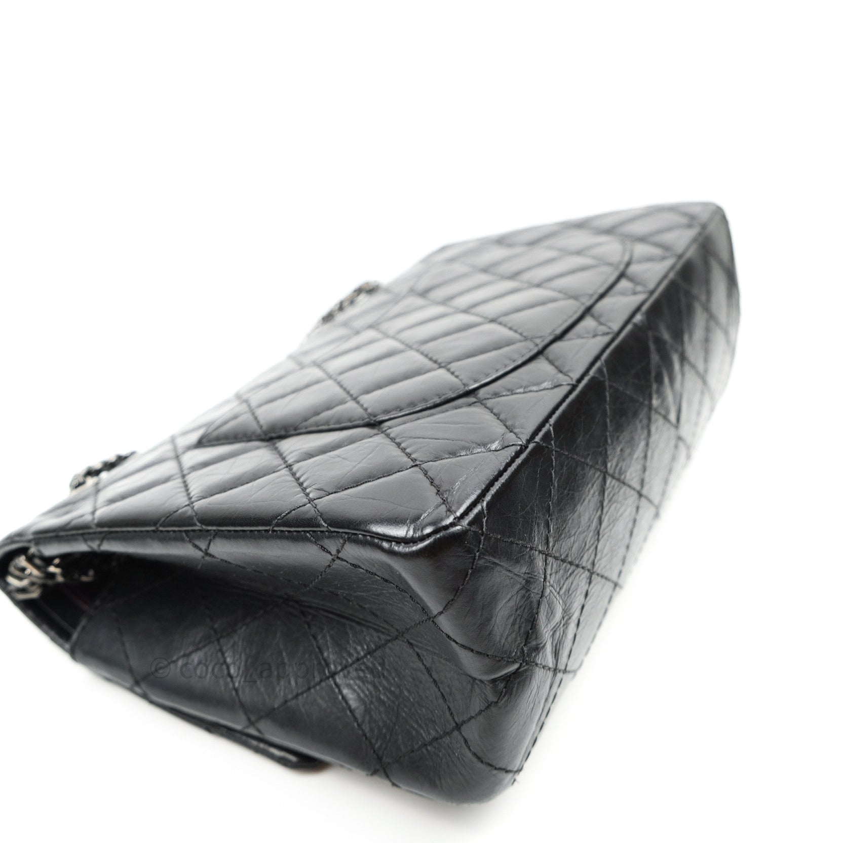 Authentic Chanel Aged Calfskin Quilted 2.55 Reissue 226 Flap Bag in Black - Luxury Handbag for Women, Perfect for Evening Events & Special Occasions