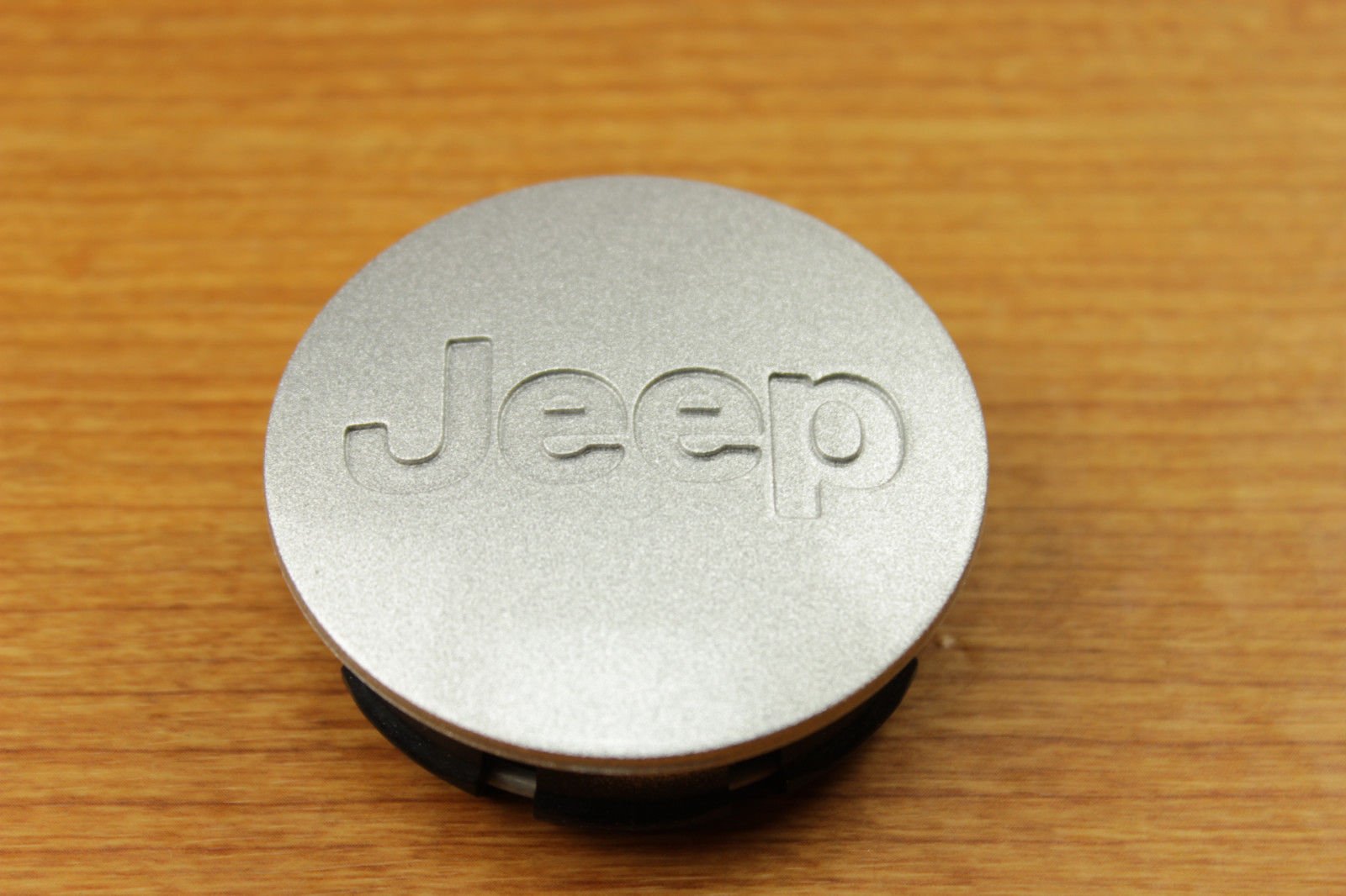 **Mopar OEM Center Cap for Jeep Commander, Grand Cherokee, Patriot & Wrangler - Perfect for Off-Roading & Daily Driving**