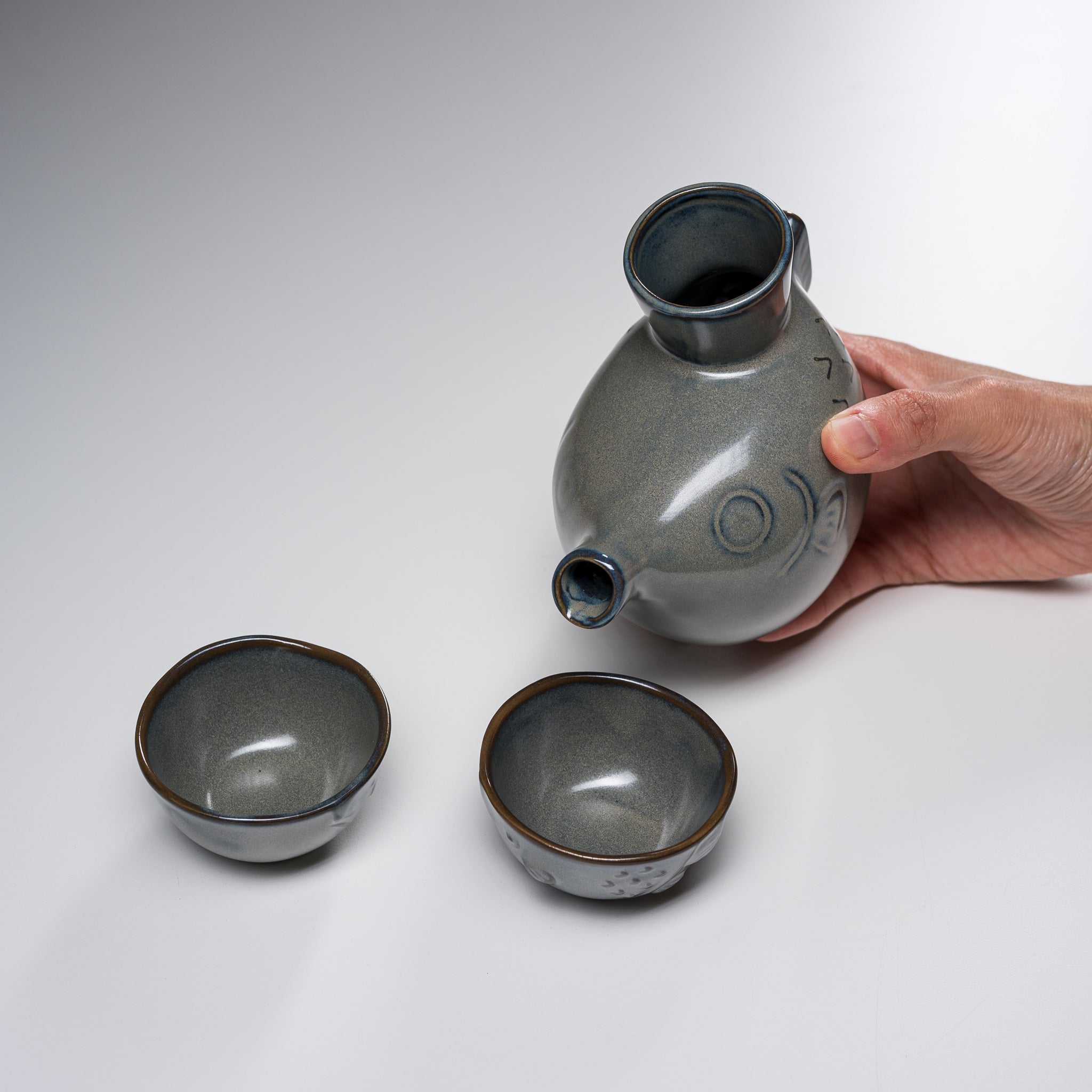 Traditional Japanese Mino Ware Pottery Sake Set - Grey Bowlfish Design by Yamai Ito - Authentic Ceramic Sake Cups & Decanter for Home Dining & Gift Giving