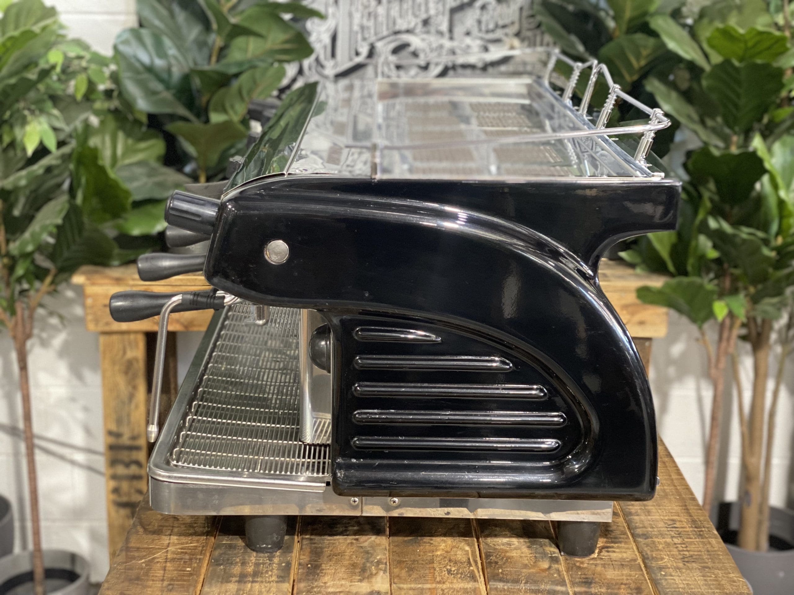 Expobar Ruggero 3 Group Commercial Espresso Machine - Gloss Black Finish for Cafes, Restaurants, and Coffee Shops