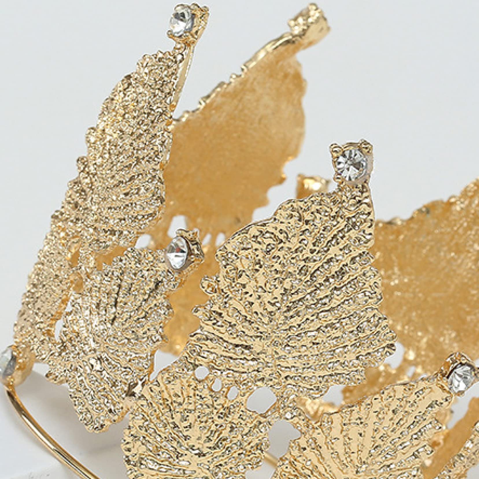 1PCS Elegant Leaf Design Crown Cake Topper with Rhinestones - Perfect for Birthday Parties, Wedding Cakes & Special Occasion Decorations | Beautiful Cake Ornament for Anniversary, Bridal Shower & Celebration Cakes