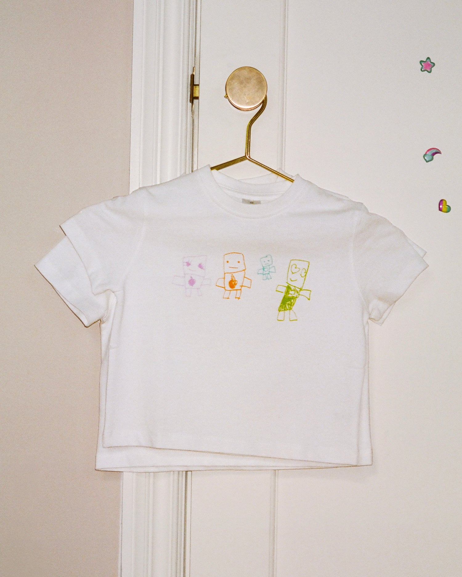 Robot Family Graphic T-Shirt - Cool Sci-Fi Design for Men & Women - Perfect for Casual Wear, Cosplay & Geek Fashion
