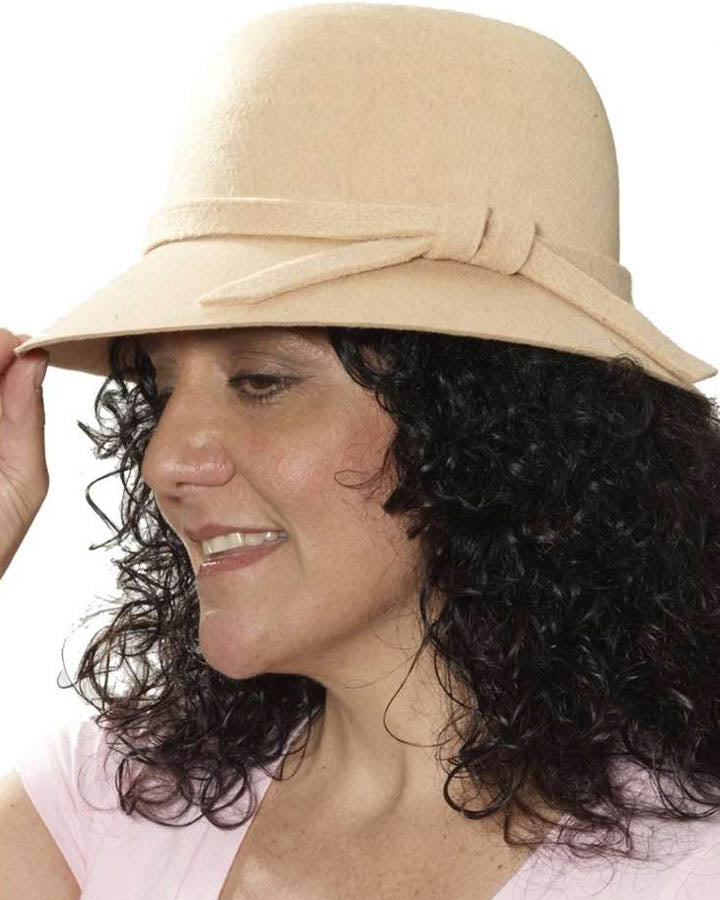 1920s Style Beige Flapper Hat for Women - Vintage Gatsby Party Headwear - Perfect for Roaring 20s Costumes, Halloween, and Themed Events