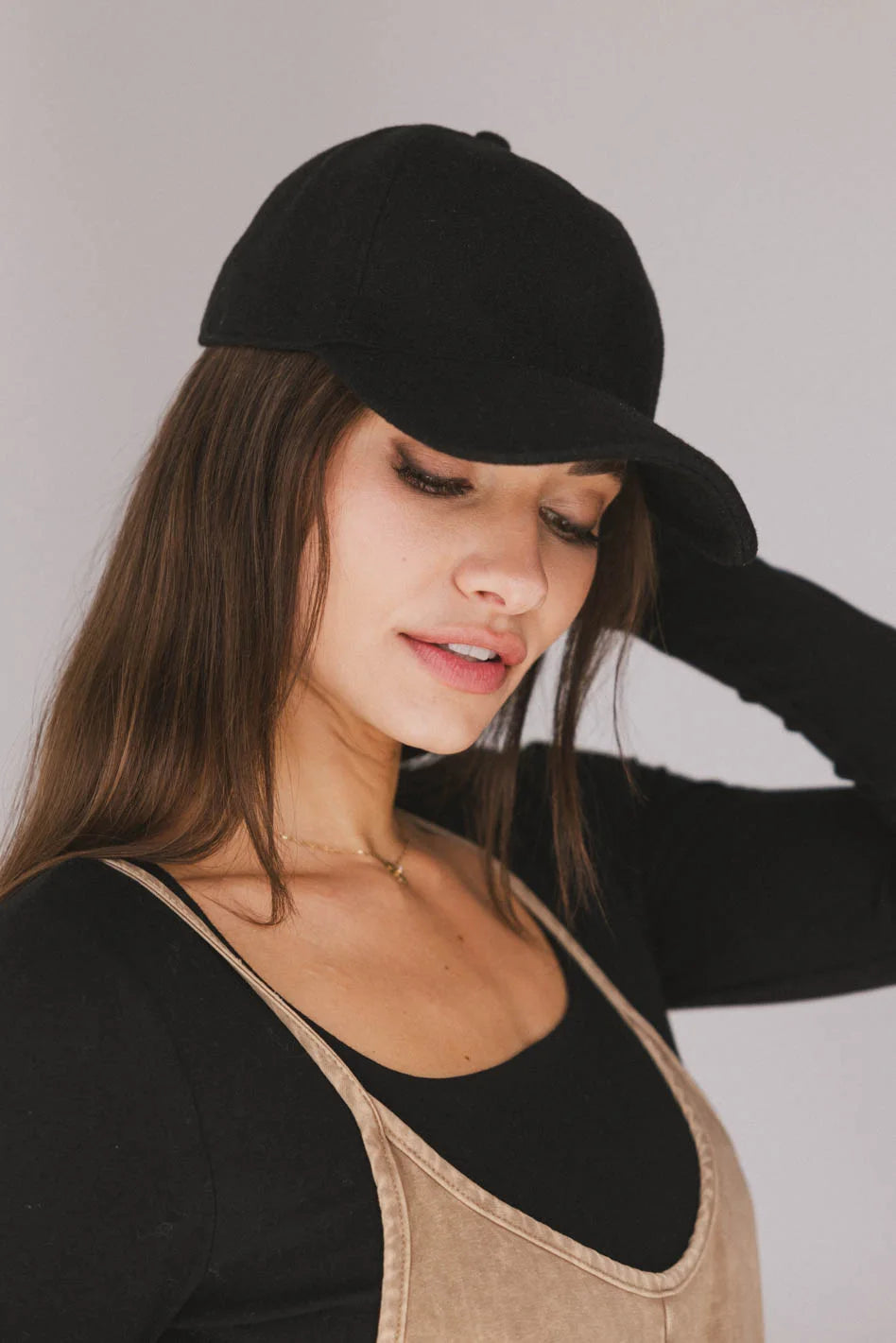 Premium Black Baseball Cap for Men & Women - Adjustable Dad Hat for Outdoor Sports, Casual Wear & Sun Protection
