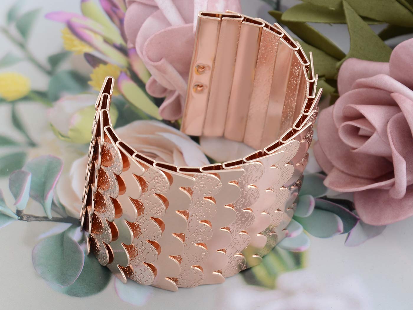 Alilang Women's Gold & Silver Egyptian Etched Textured Scales Scalloped Wrap Bangle Cuff Bracelet - Perfect for Boho Chic Outfits, Evening Wear, and Festival Accessories