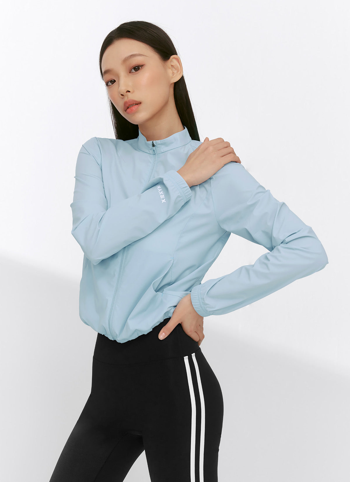 Lightweight Big Logo Cropped Windbreaker Jacket - Perfect for Running, Hiking & Outdoor Activities