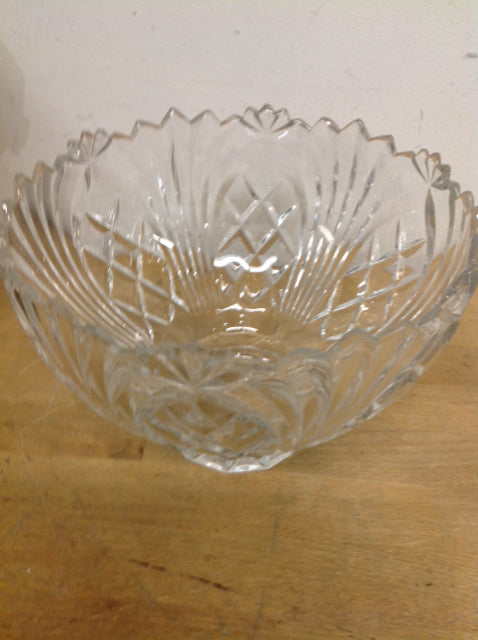 9-Cut Crystal Bowl - Elegant Glass Serving Bowl for Fruit, Salad, Desserts & Home Decor - Perfect for Parties, Weddings & Dining Table Centerpiece