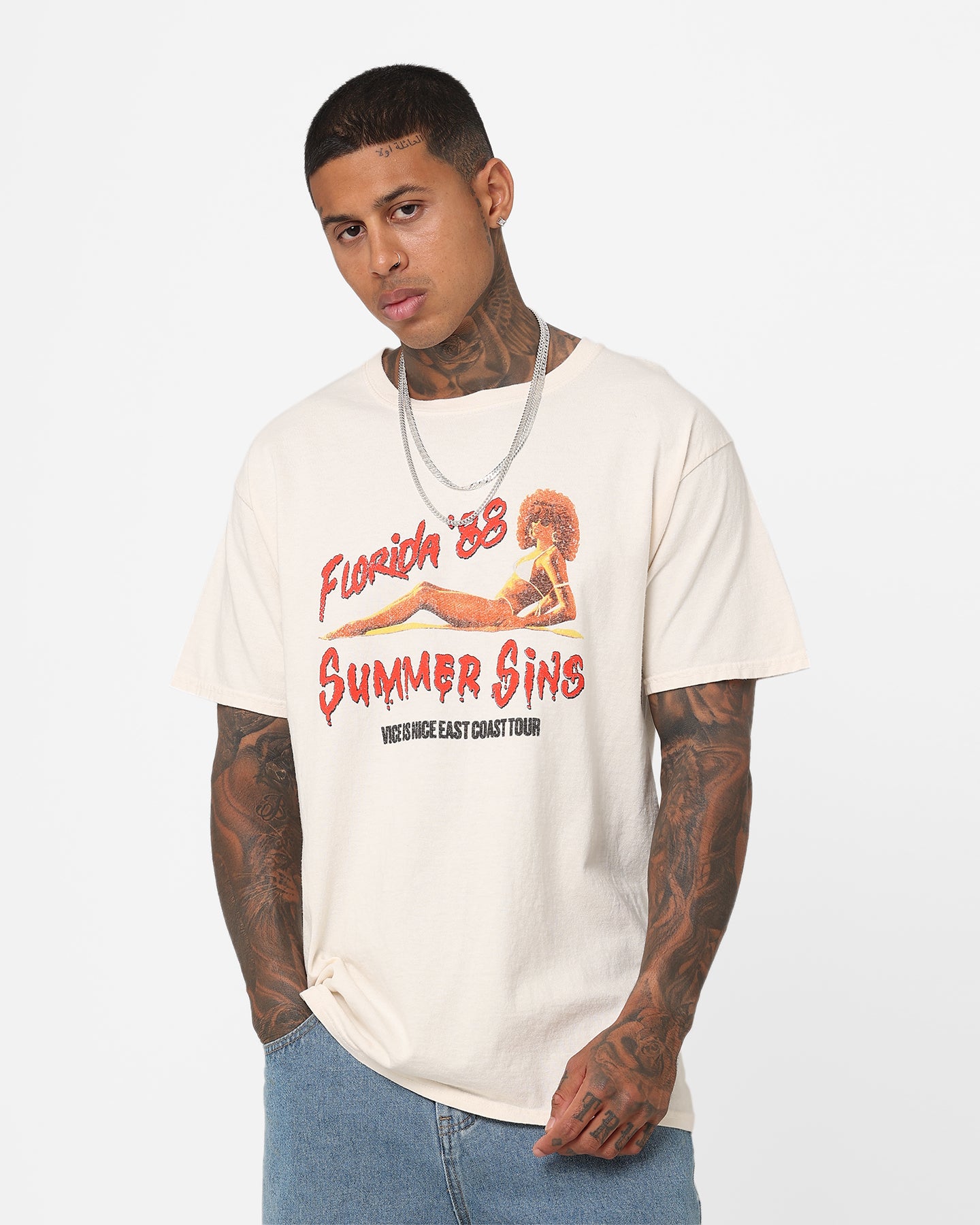 Vintage American Thrift Summer Sins T-Shirt - Off White Retro Graphic Tee for Casual Wear & Street Style Outfits