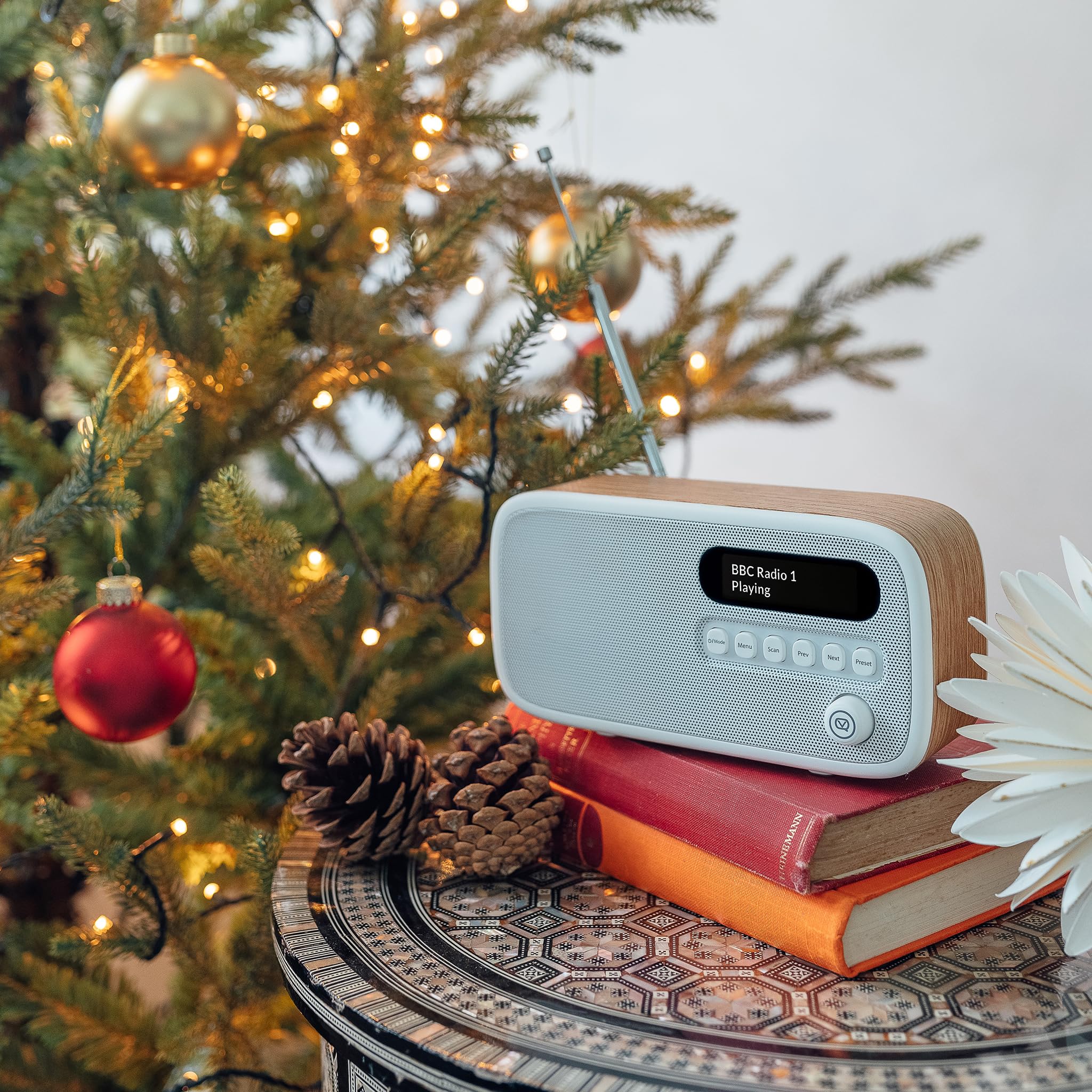 VQ Dexter Portable DAB+ FM Radio with Auto Scan - 60 Presets, Mains/Battery Powered, Digital Tick Approved (Oak) | Perfect for Home, Office, Travel & Outdoor Use