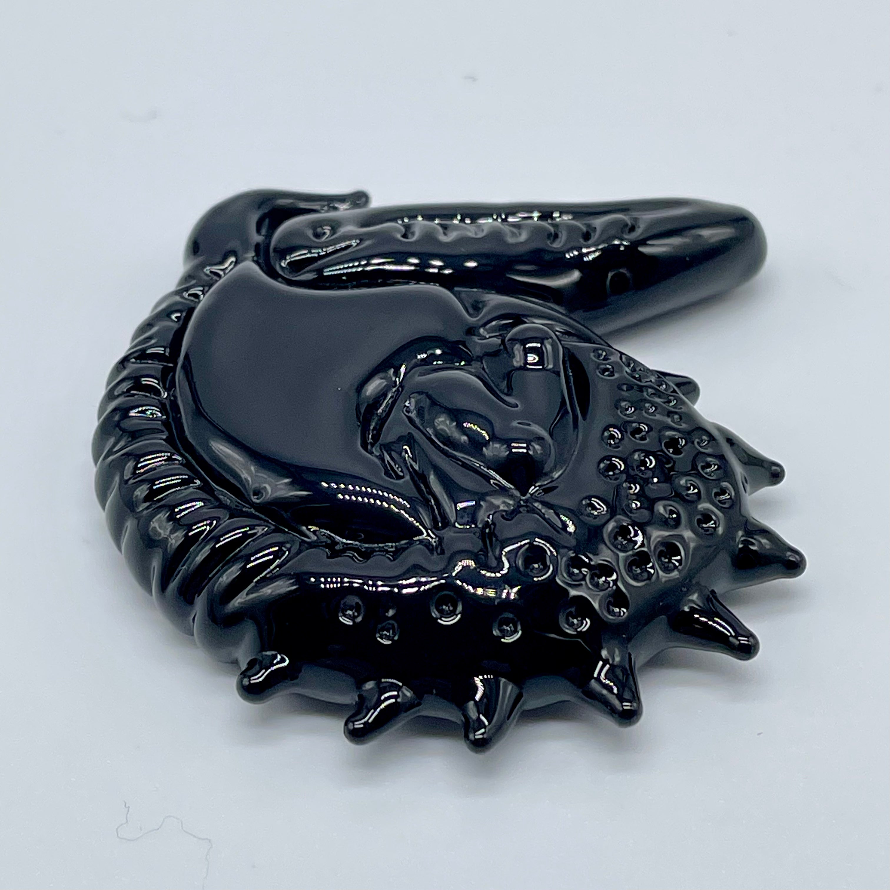 Xenomorph Alien Movie Pendant Necklace - Sci-Fi Jewelry for Fans of Alien Franchise & Cosplay
