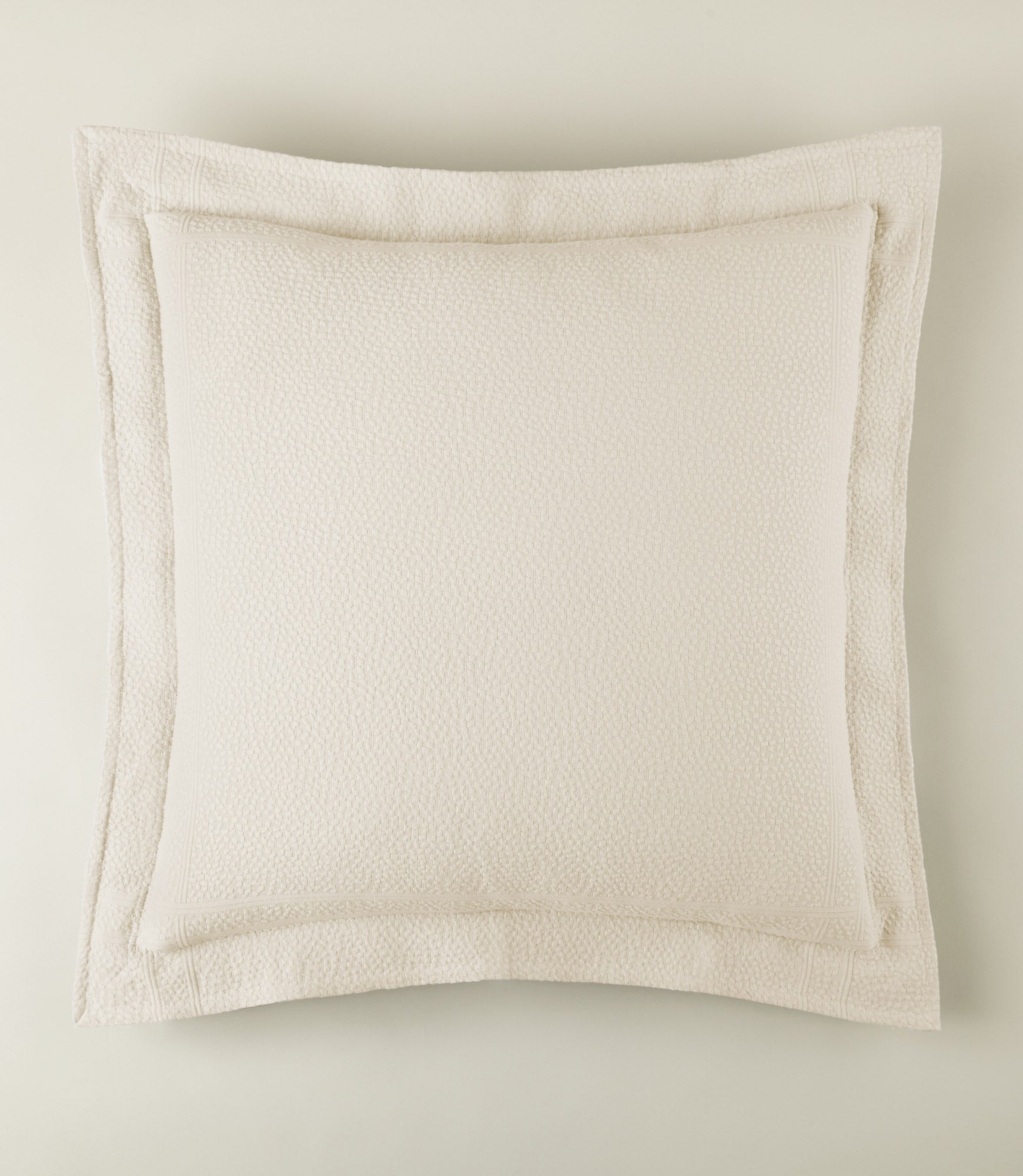 Luxury Montauk Matelassé Sham - Premium Quilted Pillow Cover for Bedroom Decor - Elegant Home Textile for Master Bedroom, Guest Room & Hotel Styling