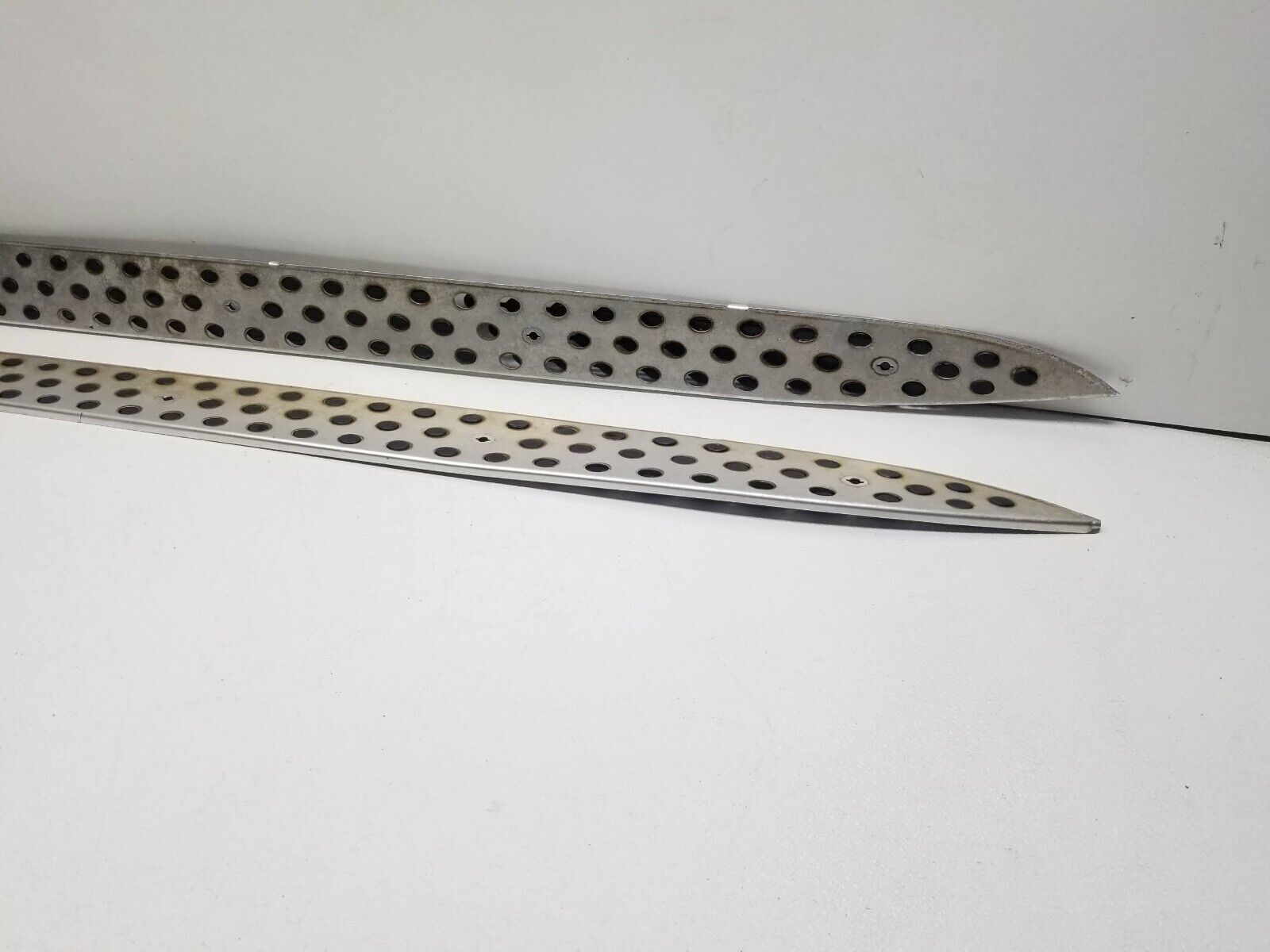 06-11 Mercedes ML500 OEM Running Board Side Step Trim Panel Pair - Perfect for Off-Roading & Daily Commute