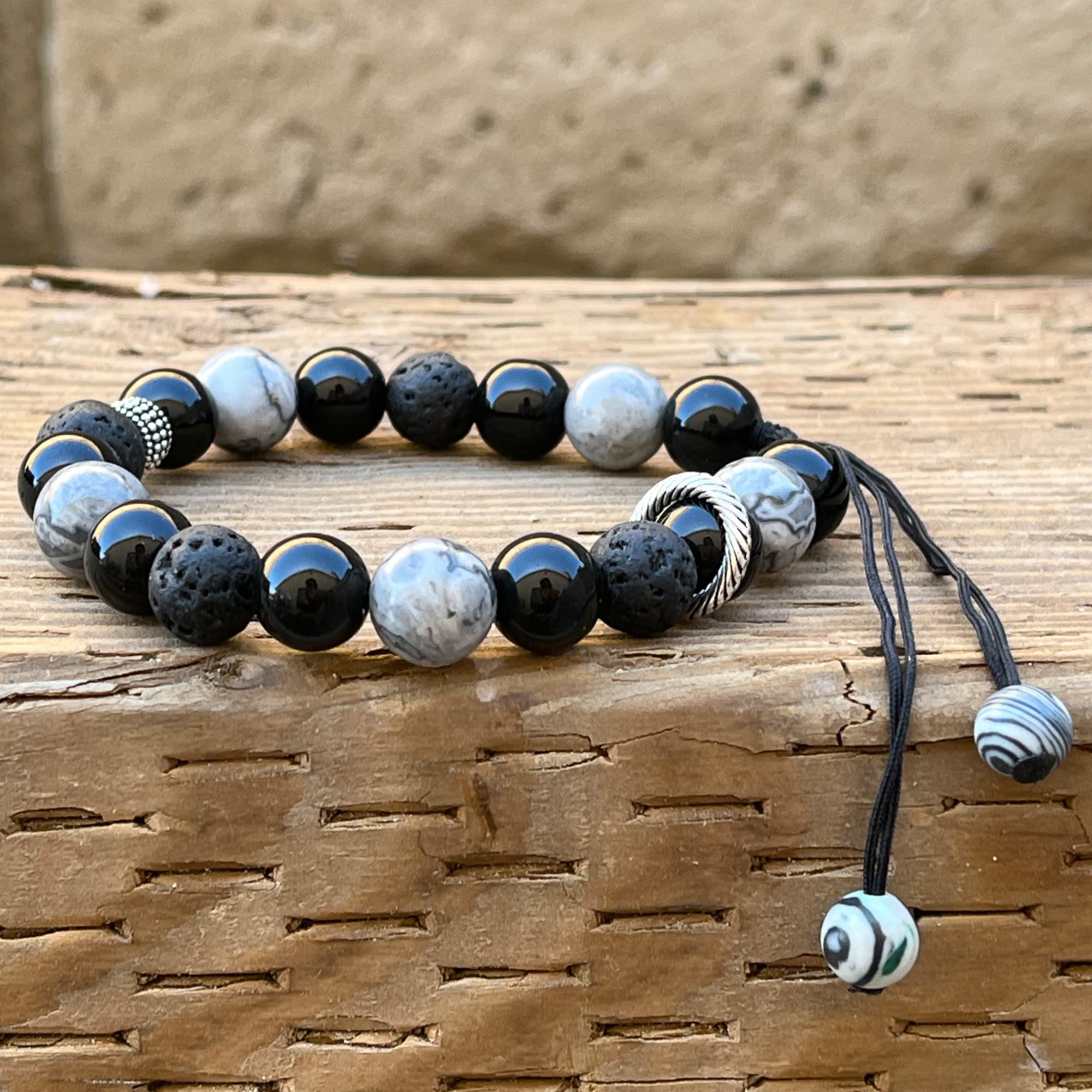 ARTSY Crafts Natural Gemstone Beads Bracelets for Men - Black Onyx Semi-Precious Stone Adjustable 7-9 Inch Wristbands, Grounding Chakra Healing Crystal Beaded Bracelet for Meditation, Anxiety Relief & Spiritual Wellness | Perfect for Yoga, Mindfulness Practice & Gift Giving