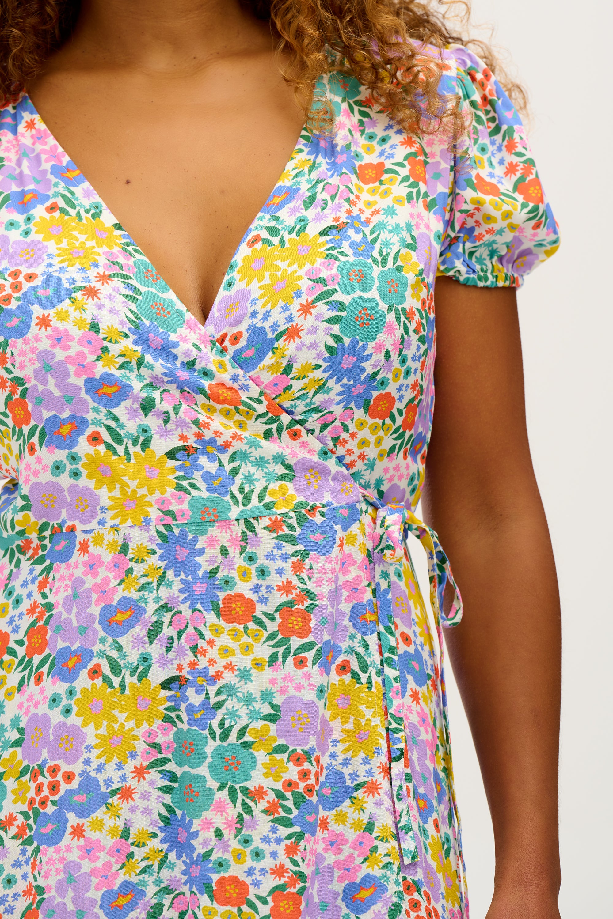 Jameela Women's Midi Wrap Dress with Floral Print - Elegant V-Neck, Adjustable Waist Tie, Short Sleeve Summer Dress for Casual Wear, Office, Date Night & Special Occasions