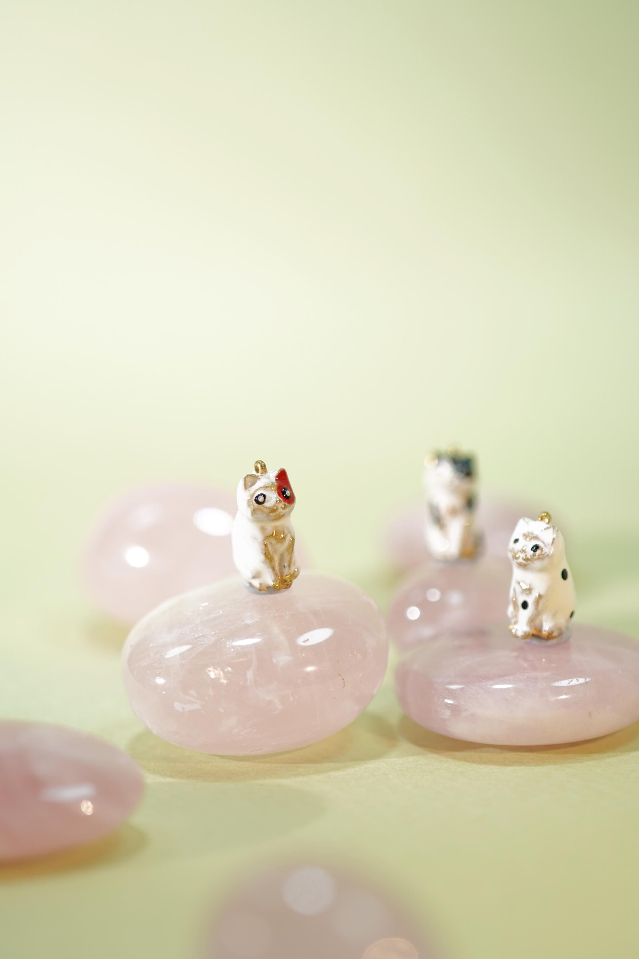 Lucky Wealthy Cat Charm - Japanese Maneki Neko Good Luck Talisman for Home & Office Decor | Perfect for Gifts, Feng Shui, and Business Success