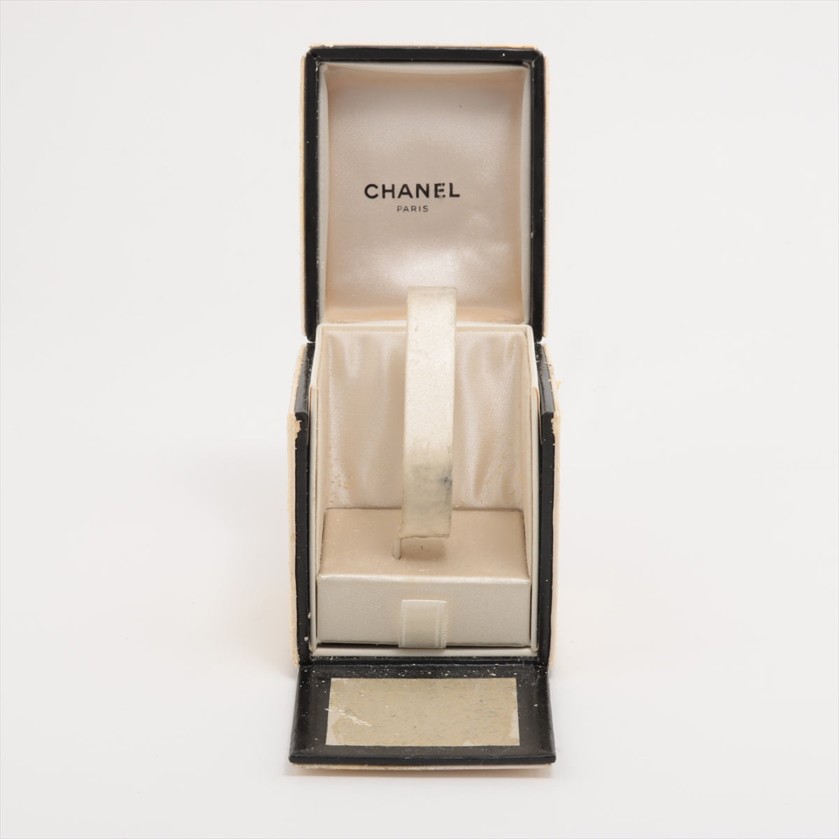Chanel Première Medium Size Luxury Women's Watch - Elegant Gold-Tone Bracelet for Formal Events & Special Occasions