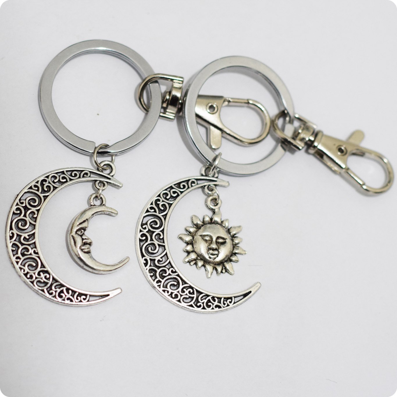 Best Friends Sun and Moon Star Keychain Set - Matching BFF Charm Keychains for Couples, Friendship Gifts, Backpacks & Keyrings - Perfect for Anniversaries, Birthdays and Everyday Carry