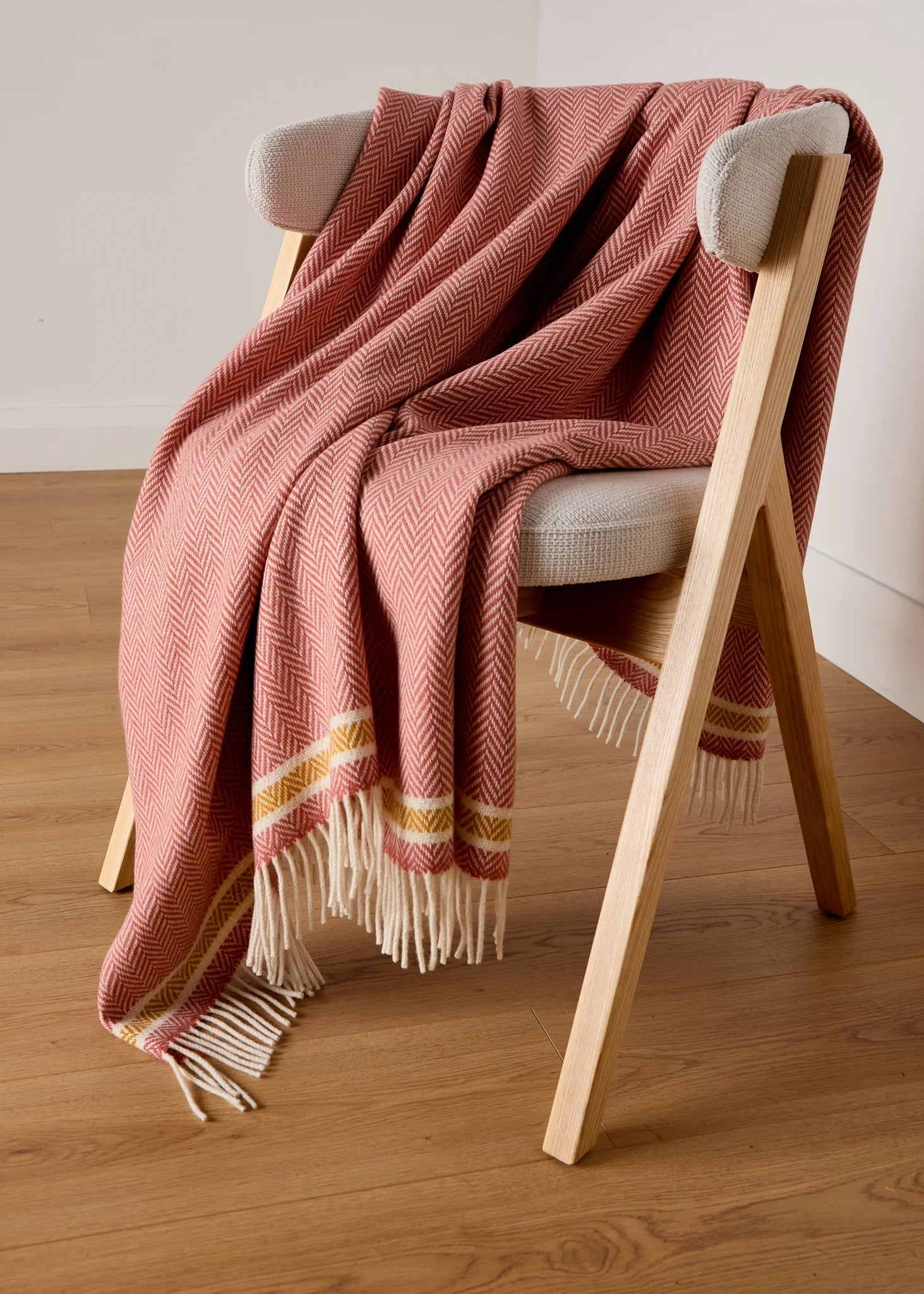 Luxury Foxford Cashmere and Lambswool Throw Blanket - Soft & Warm Inishcrone Design for Bed, Sofa & Travel - Perfect for Cozy Nights, Home Decor & Gifts