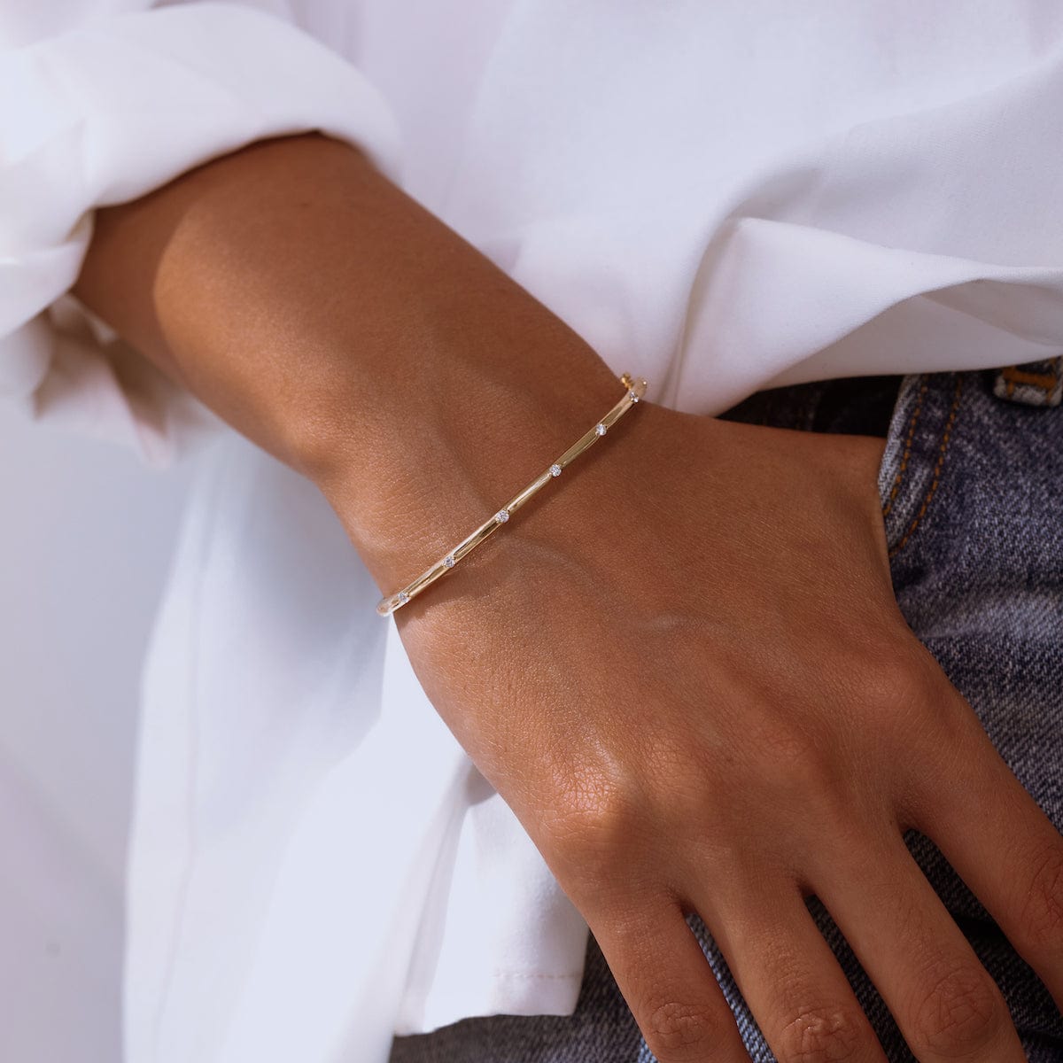 Sparkling Diamond Sprinkle Bracelet for Women - Elegant Cubic Zirconia Adjustable Bangle - Perfect for Parties, Weddings & Everyday Wear