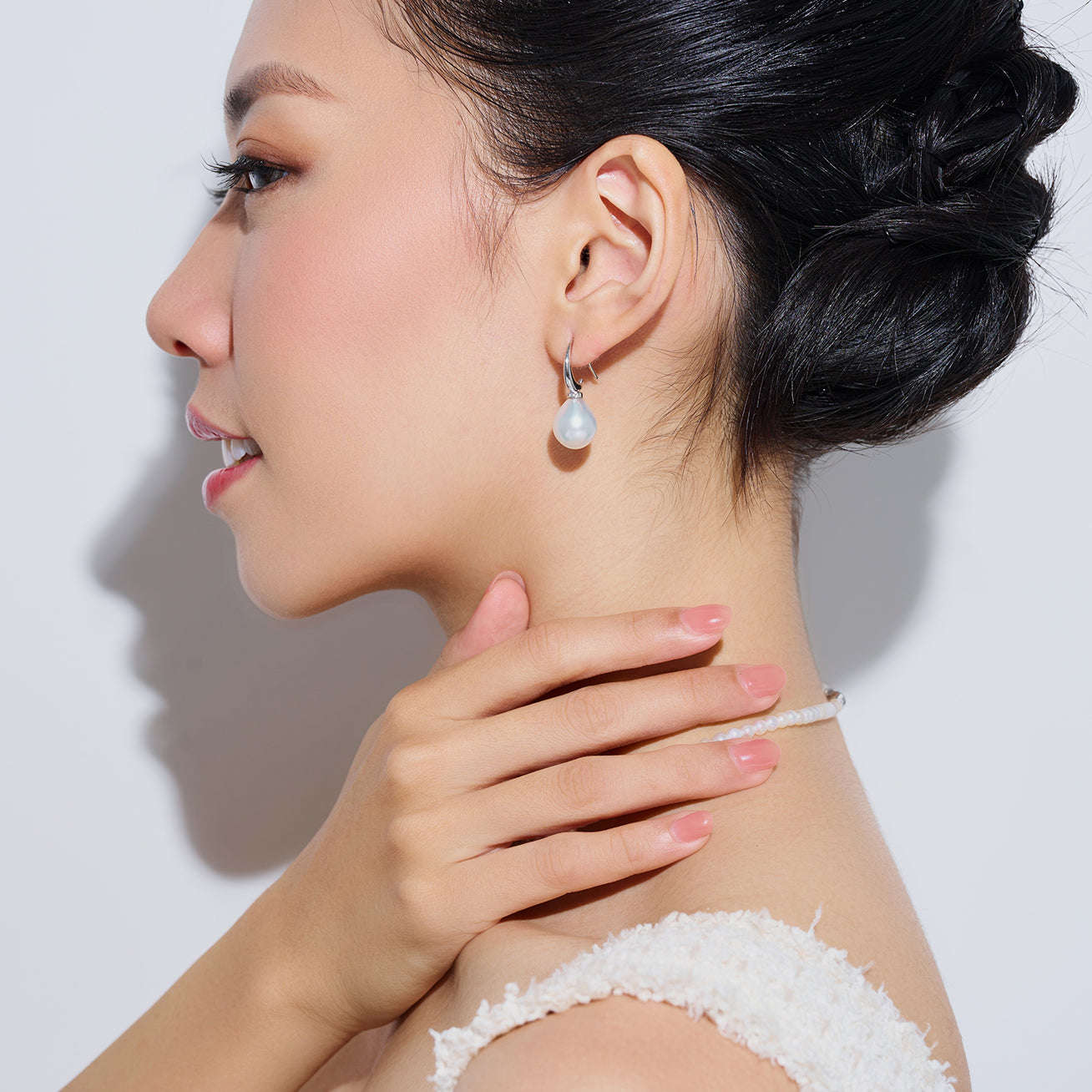 18K Solid Gold Diamond Australian White South Sea Pearl Earrings KE00103 - Luxury Pearl Jewelry for Weddings, Anniversaries & Special Occasions
