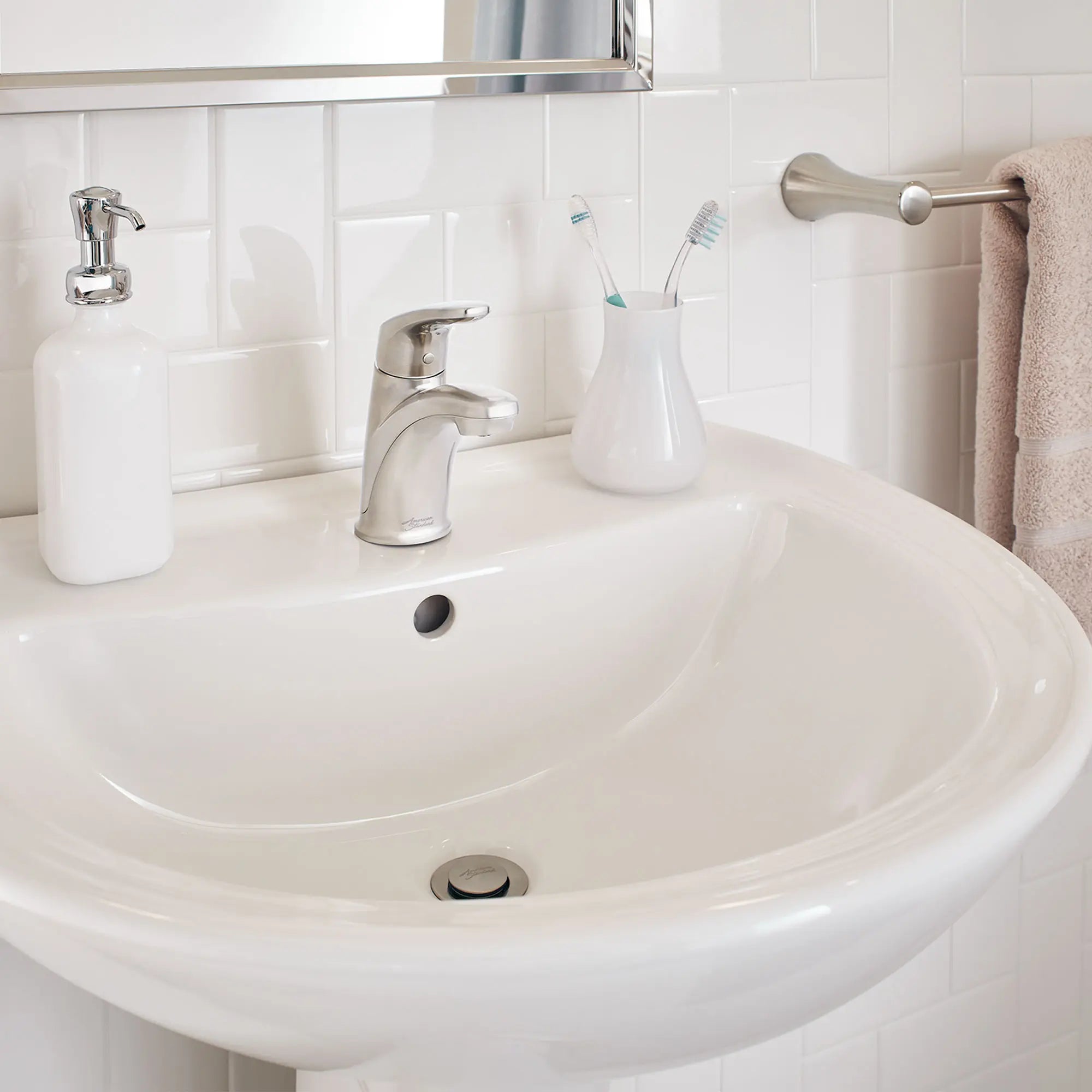 Colony PRO Single Hole Single Handle Bathroom Faucet - 1.2 GPM Water-Saving Design with Lever Handle - Perfect for Small Bathrooms & Powder Rooms